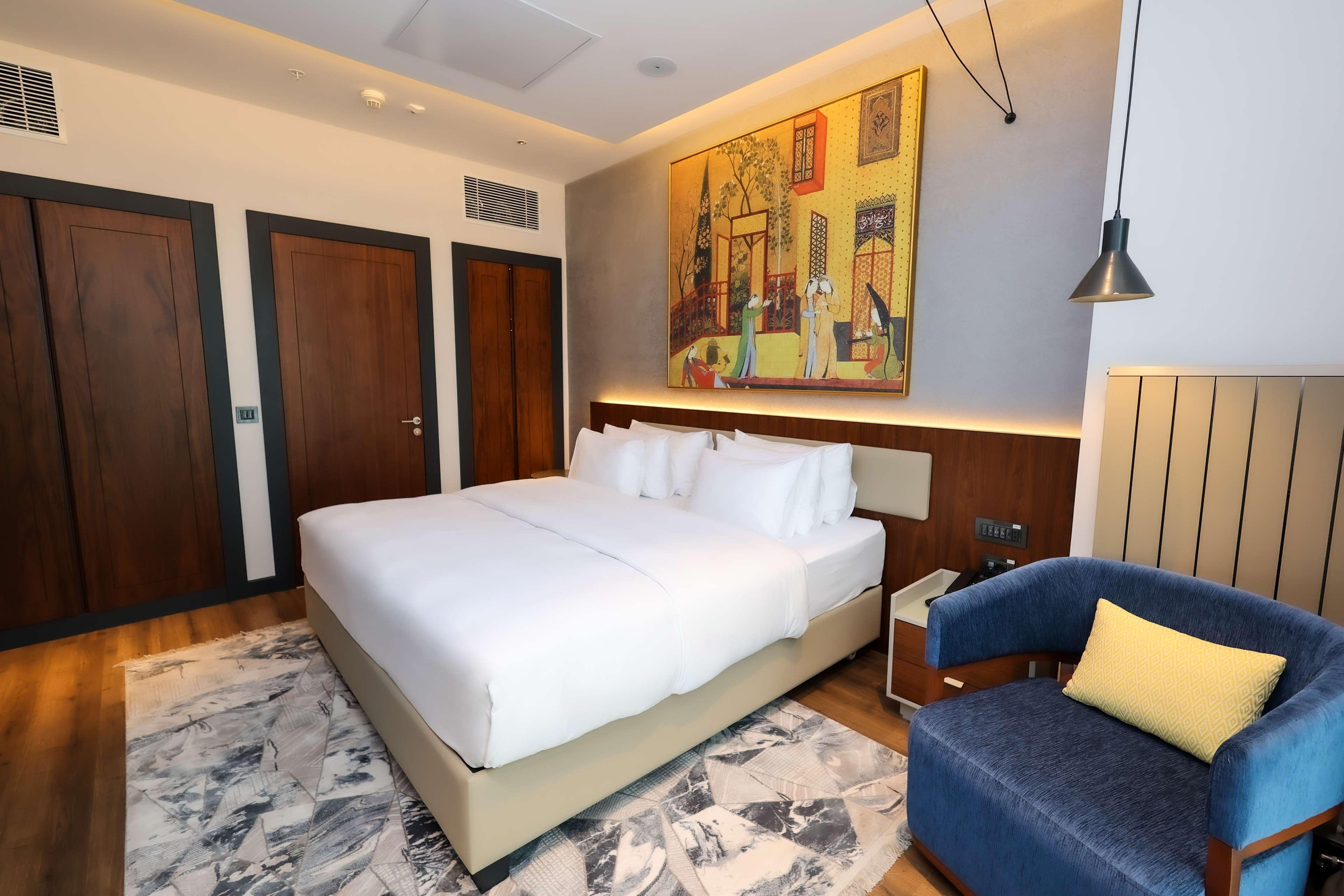 Suite King Bed One Bedroom 