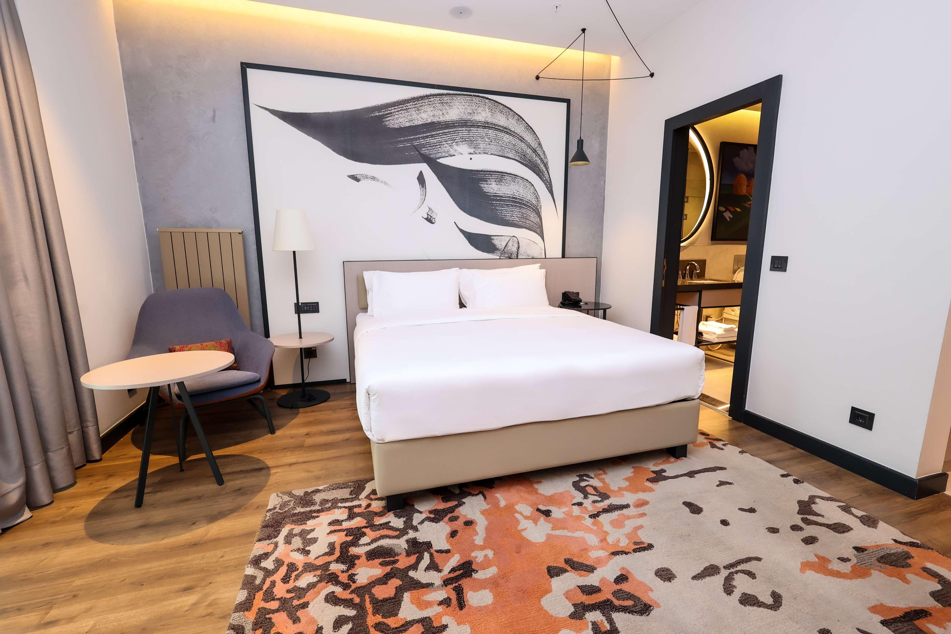 Suite King Bed One Bedroom 