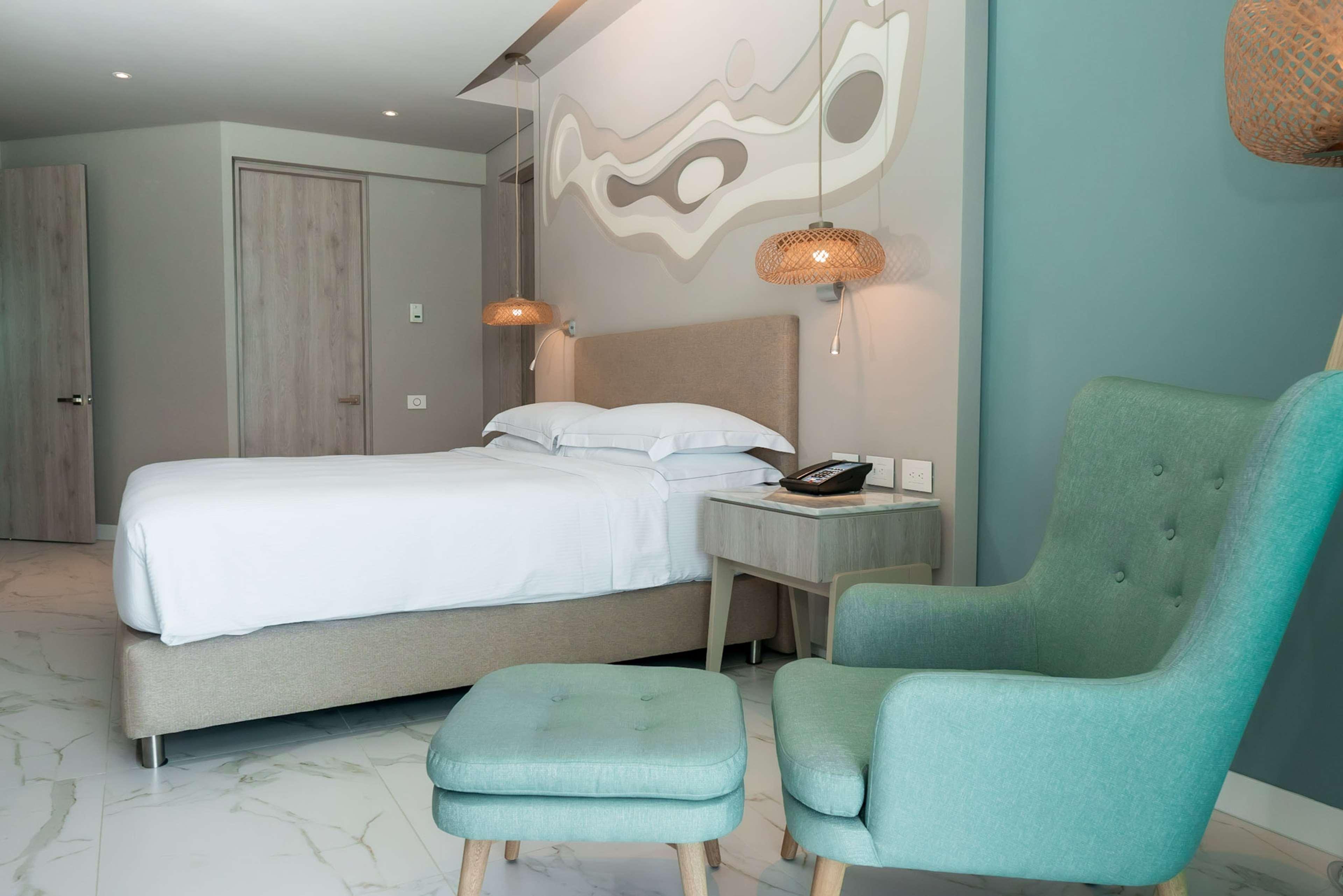 Suite Ocean Front King Bed