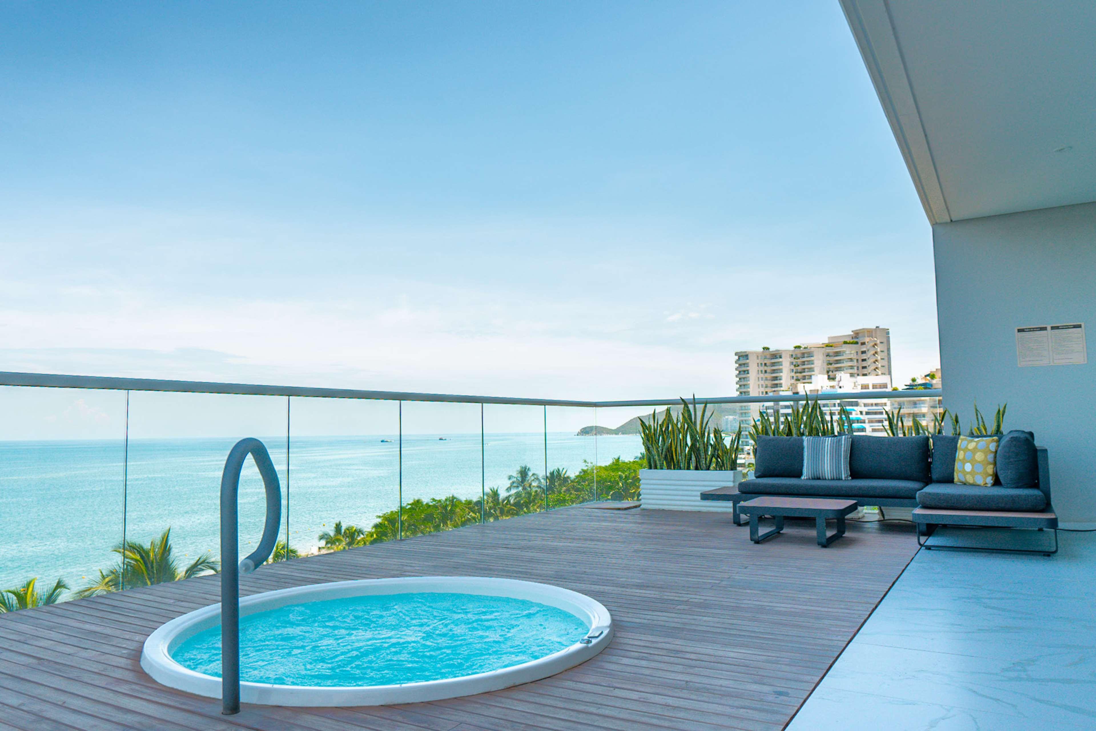 Suite Ocean Front King Bed