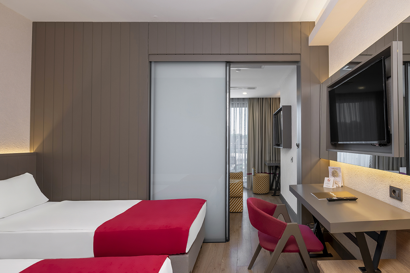 Family Room Land View