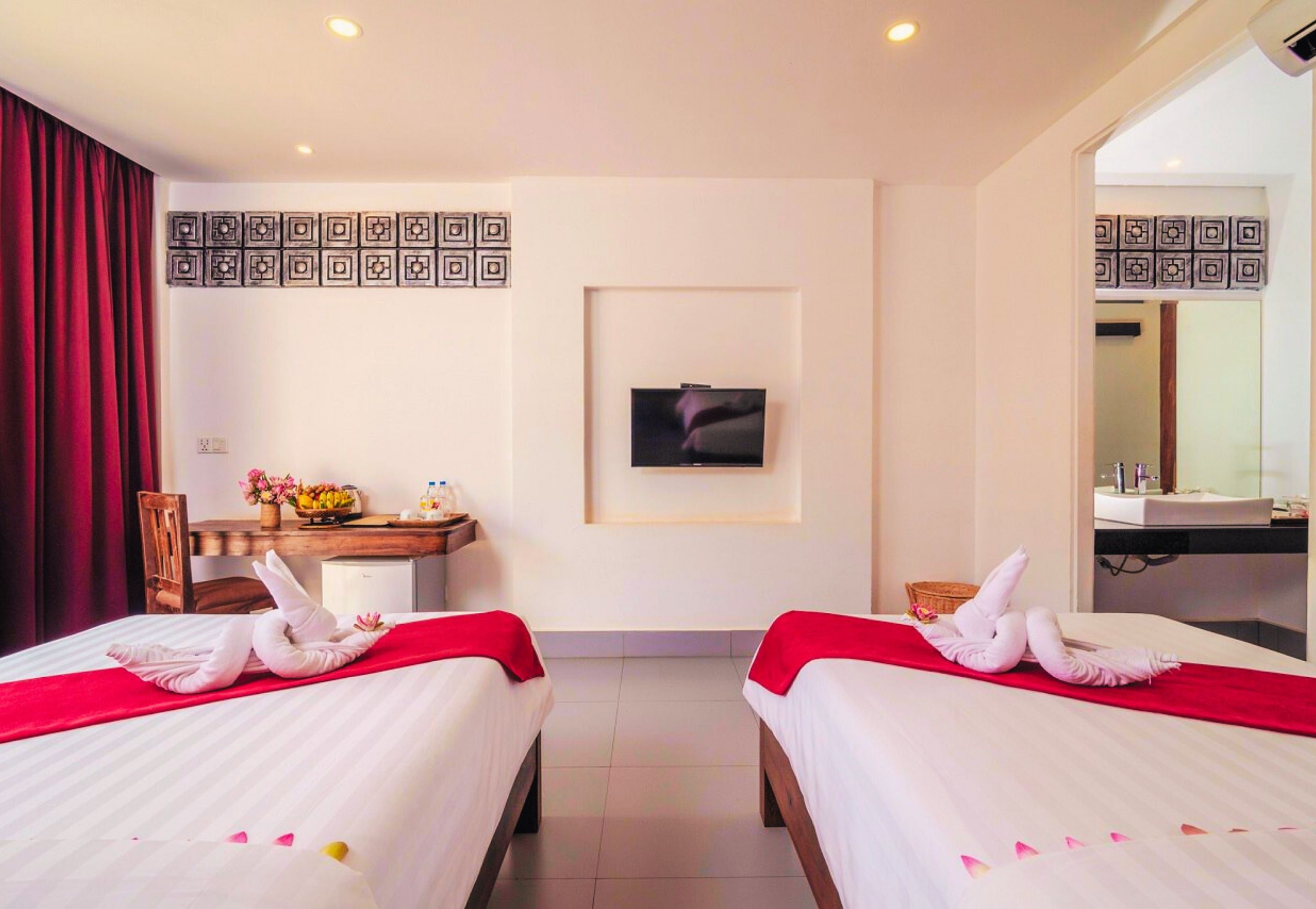 Twin Deluxe with Balcony