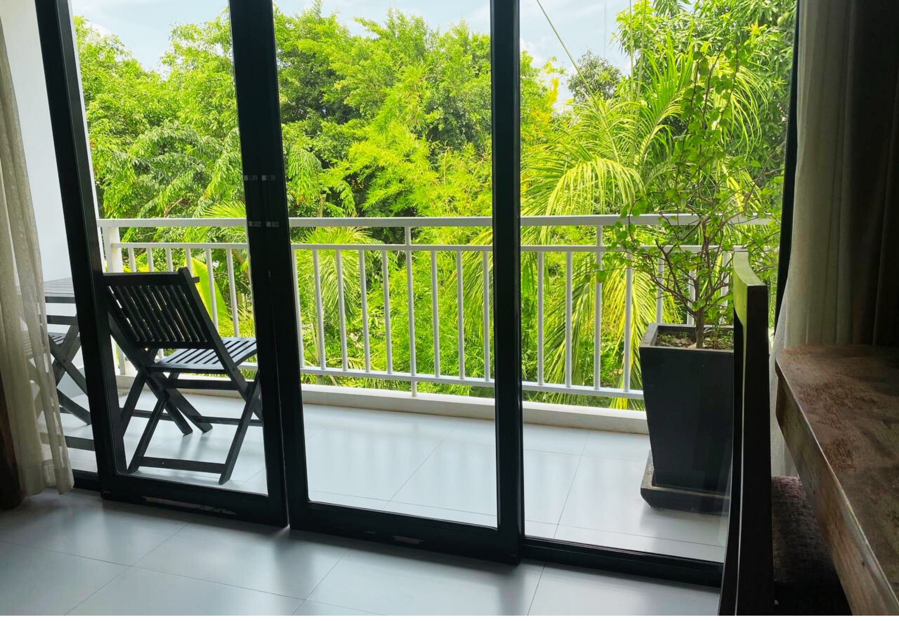 Twin Deluxe with Balcony