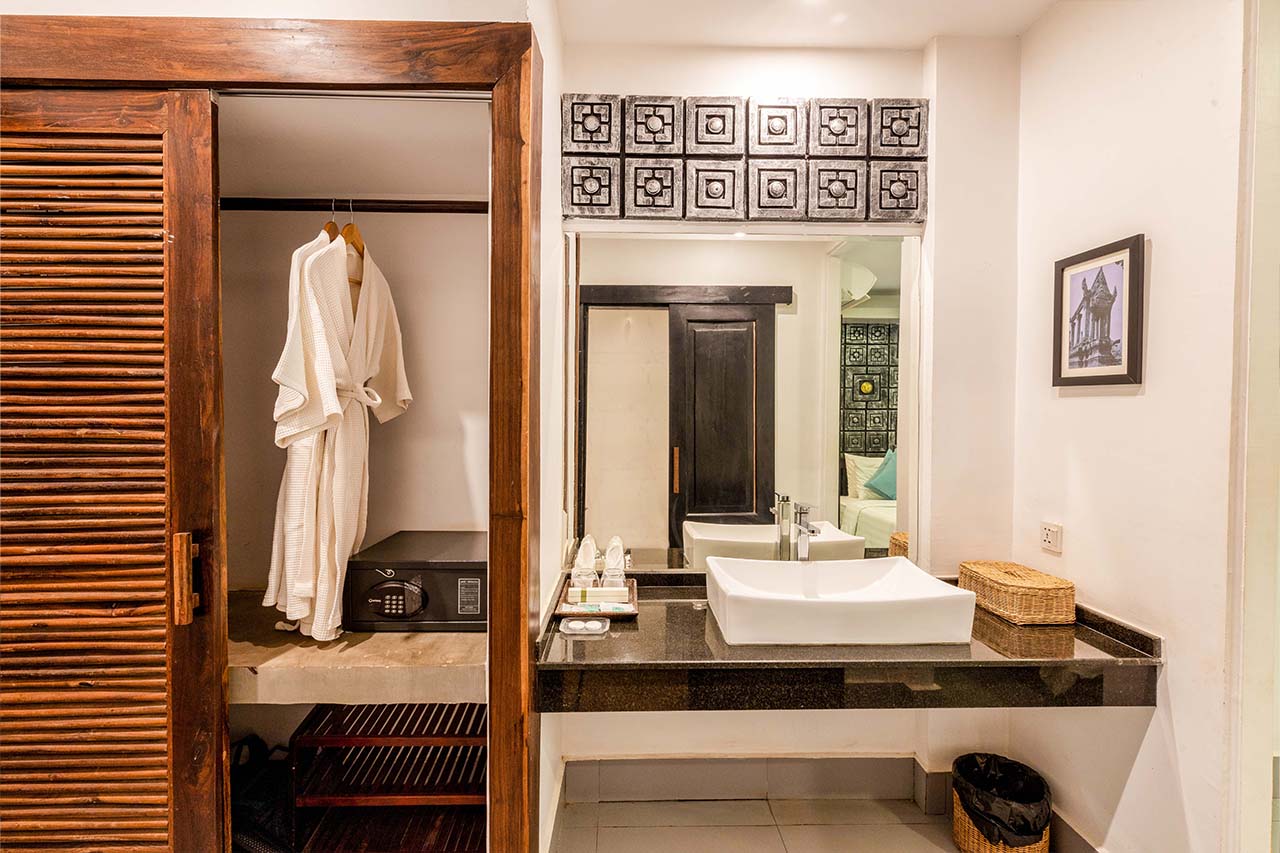 Twin Deluxe with Balcony