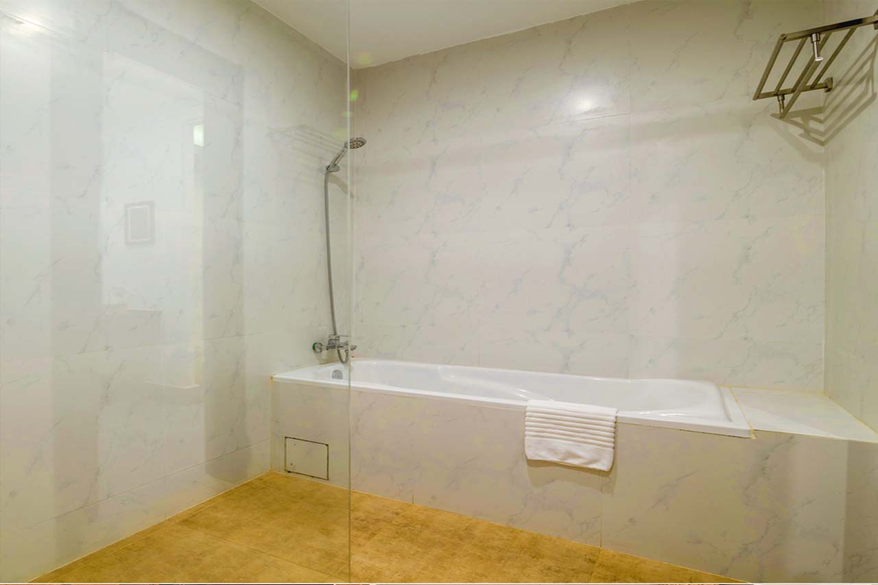 Twin Deluxe with Balcony