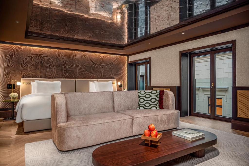 Double or Twin with Double Bed