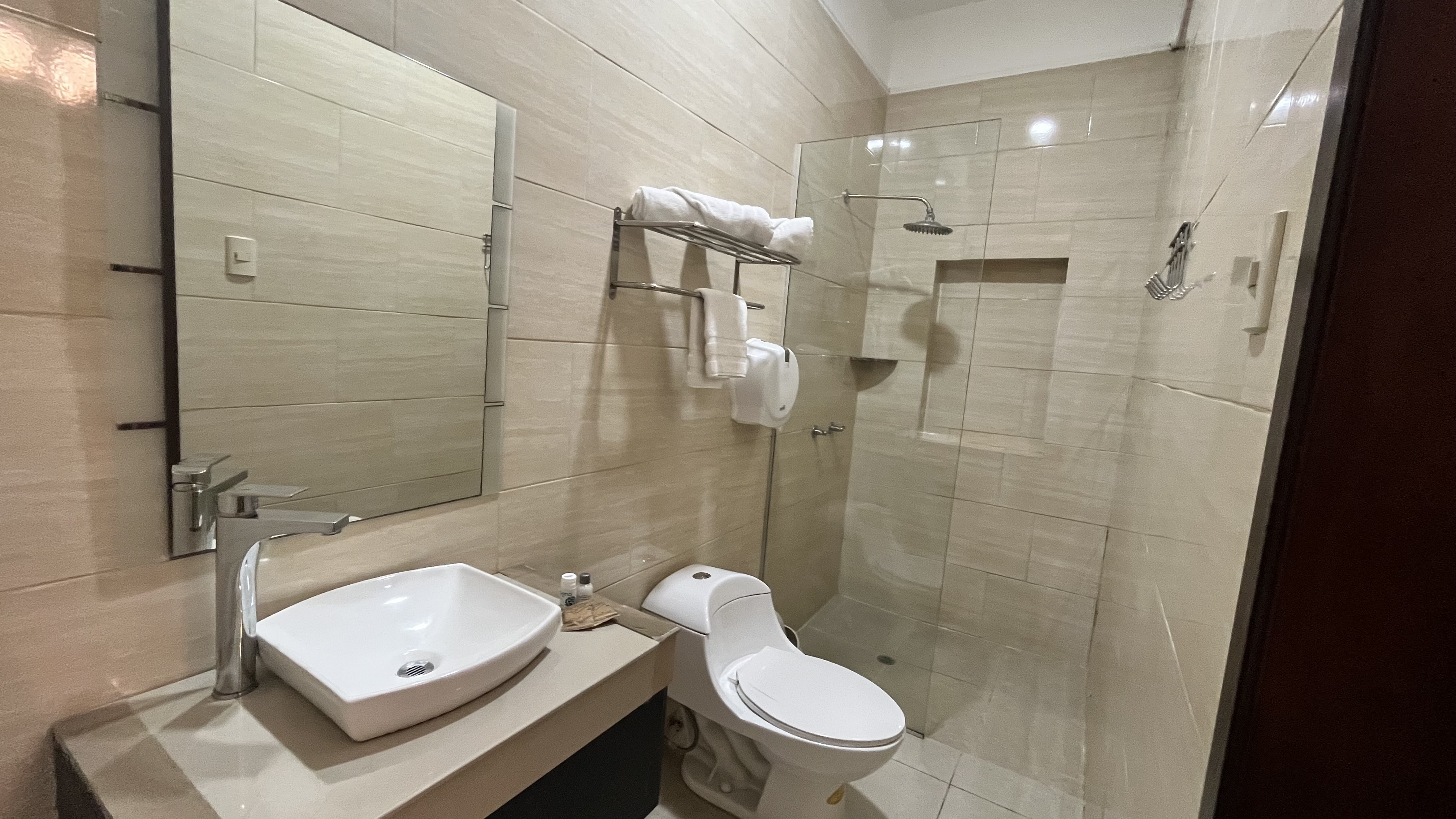 Double or Twin with Double Bed