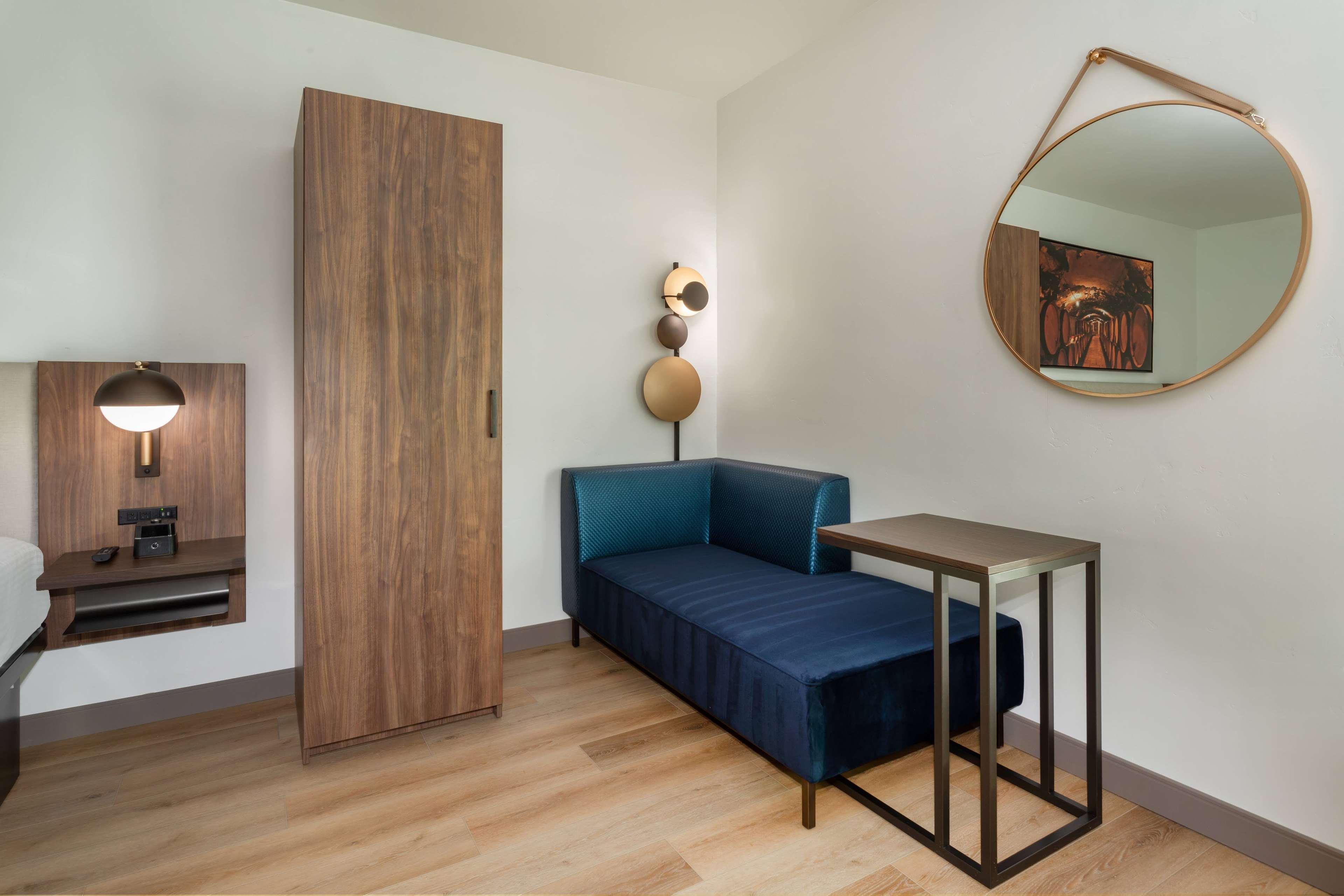 Room Deluxe King Bed