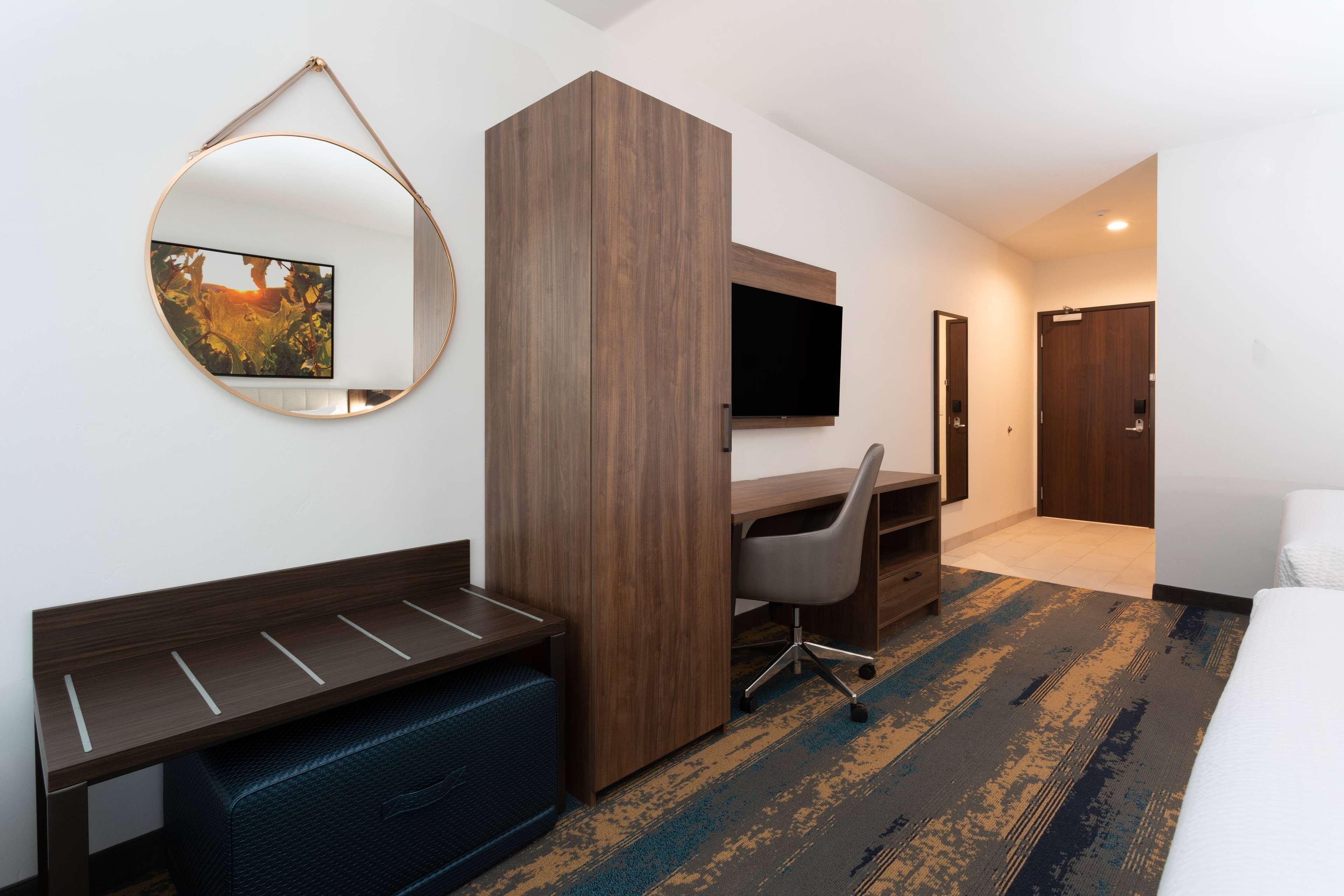 Room Deluxe Two Queen Beds