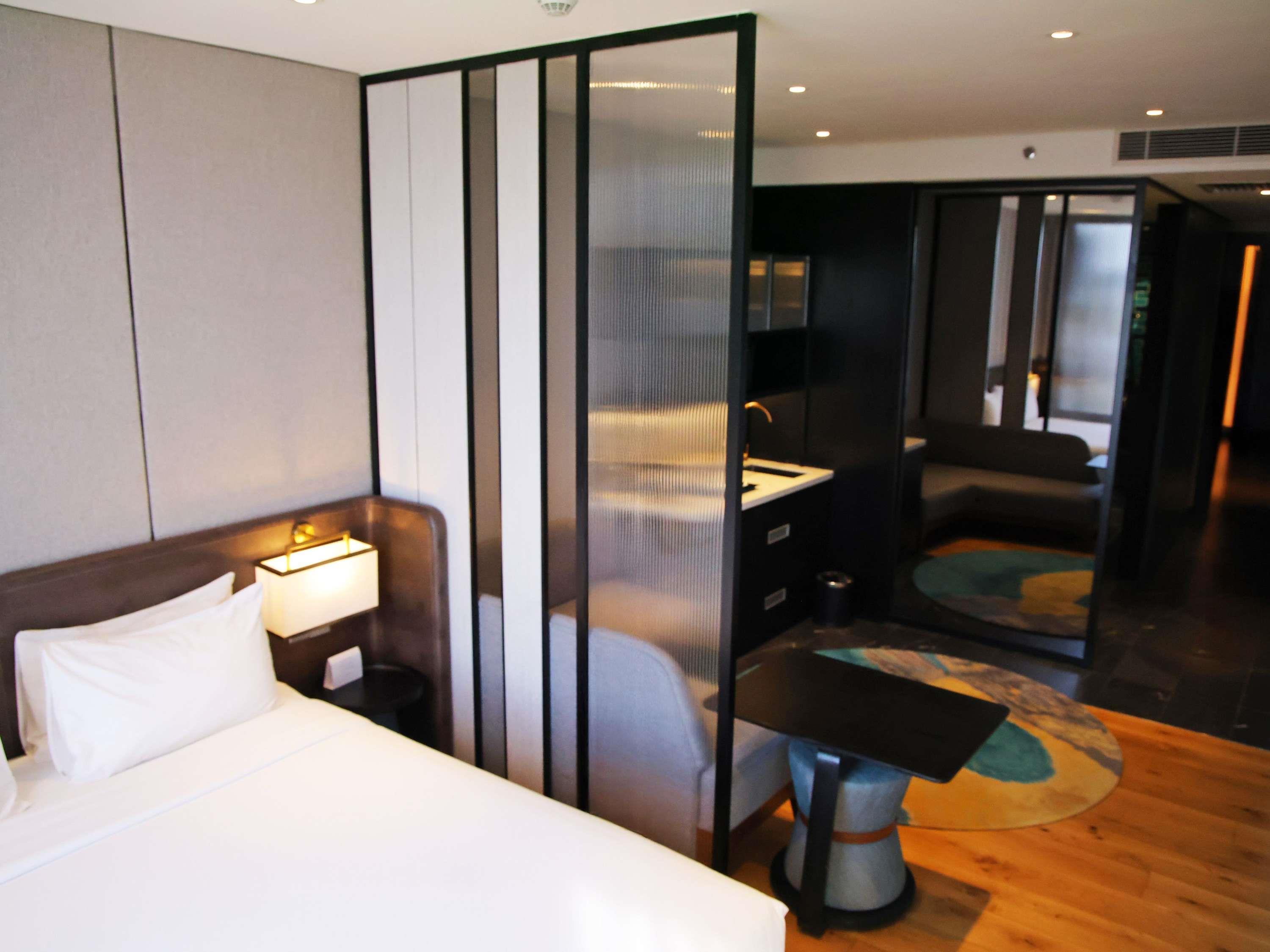 Junior Suite Deluxe King Bed