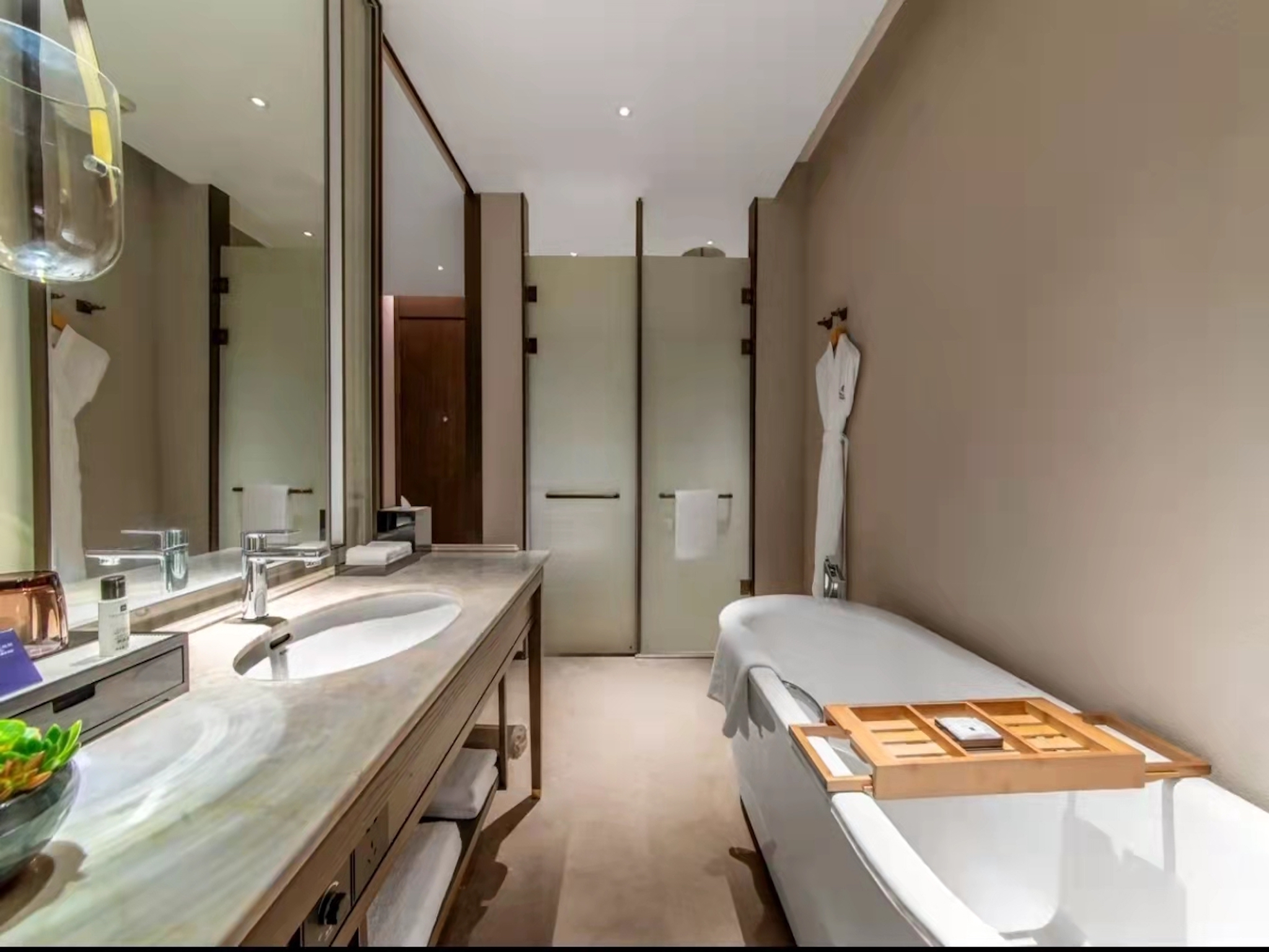 Room Deluxe Guest Room