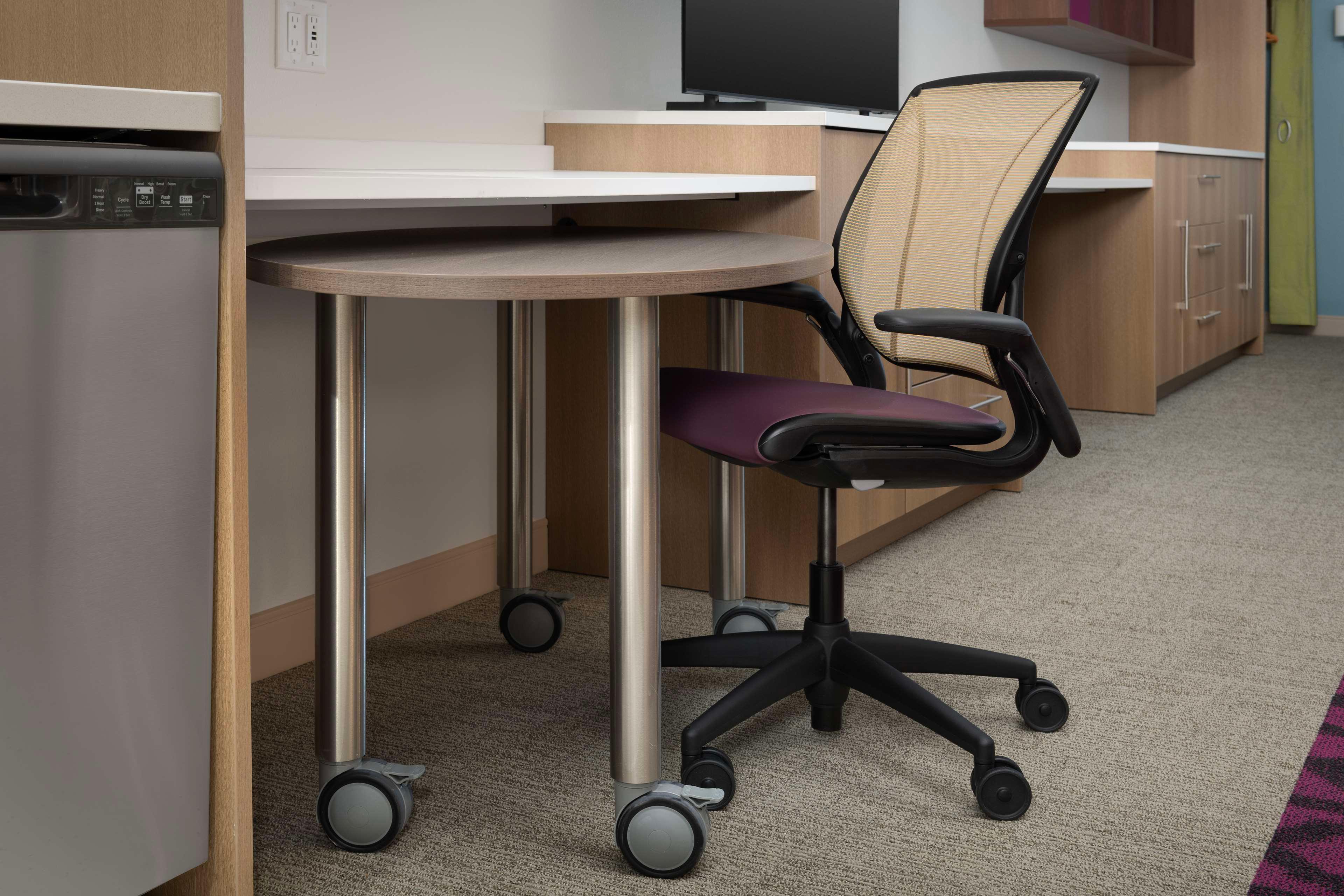 Studio Accessible King Size Bed