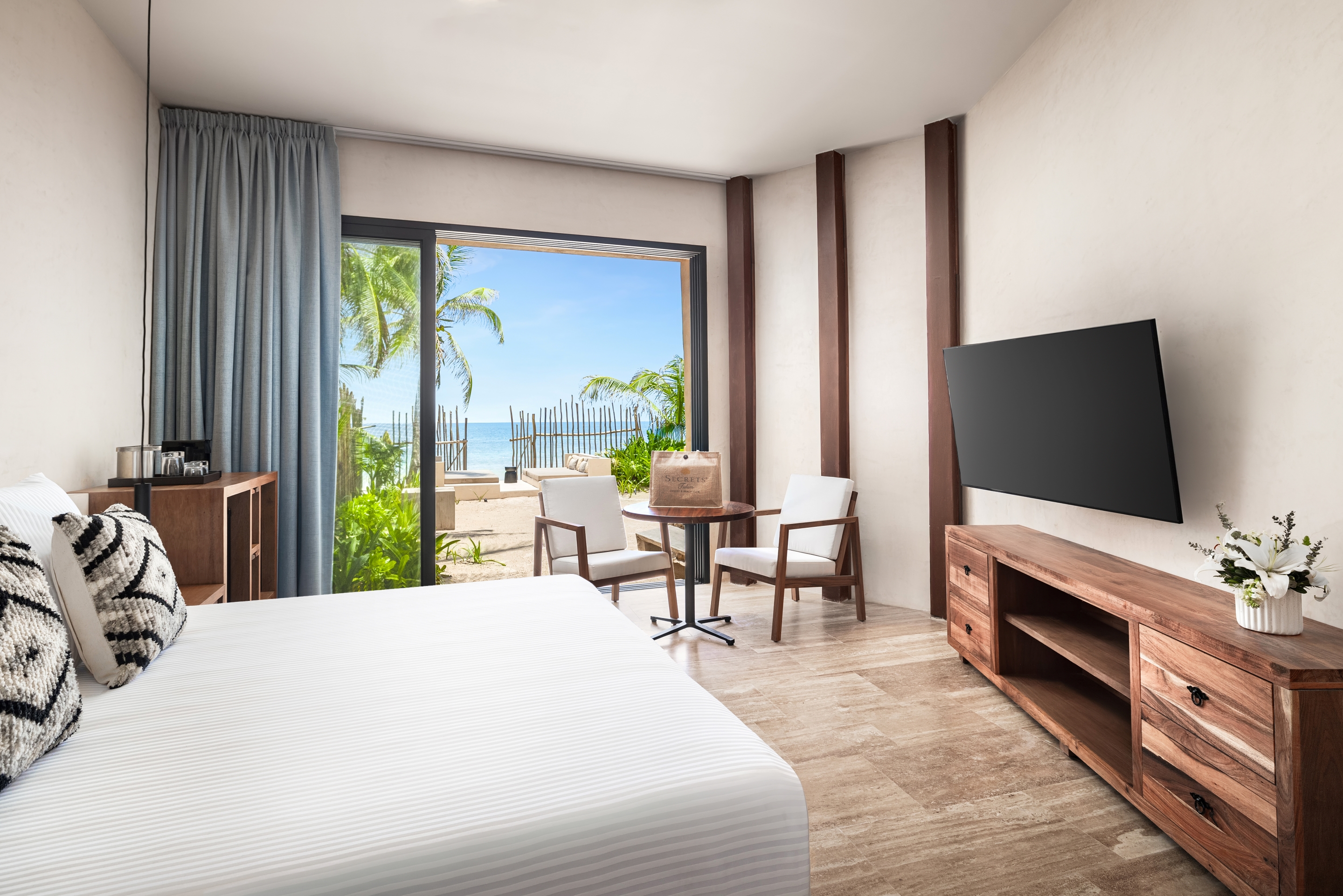 Double Ocean Front King Bed