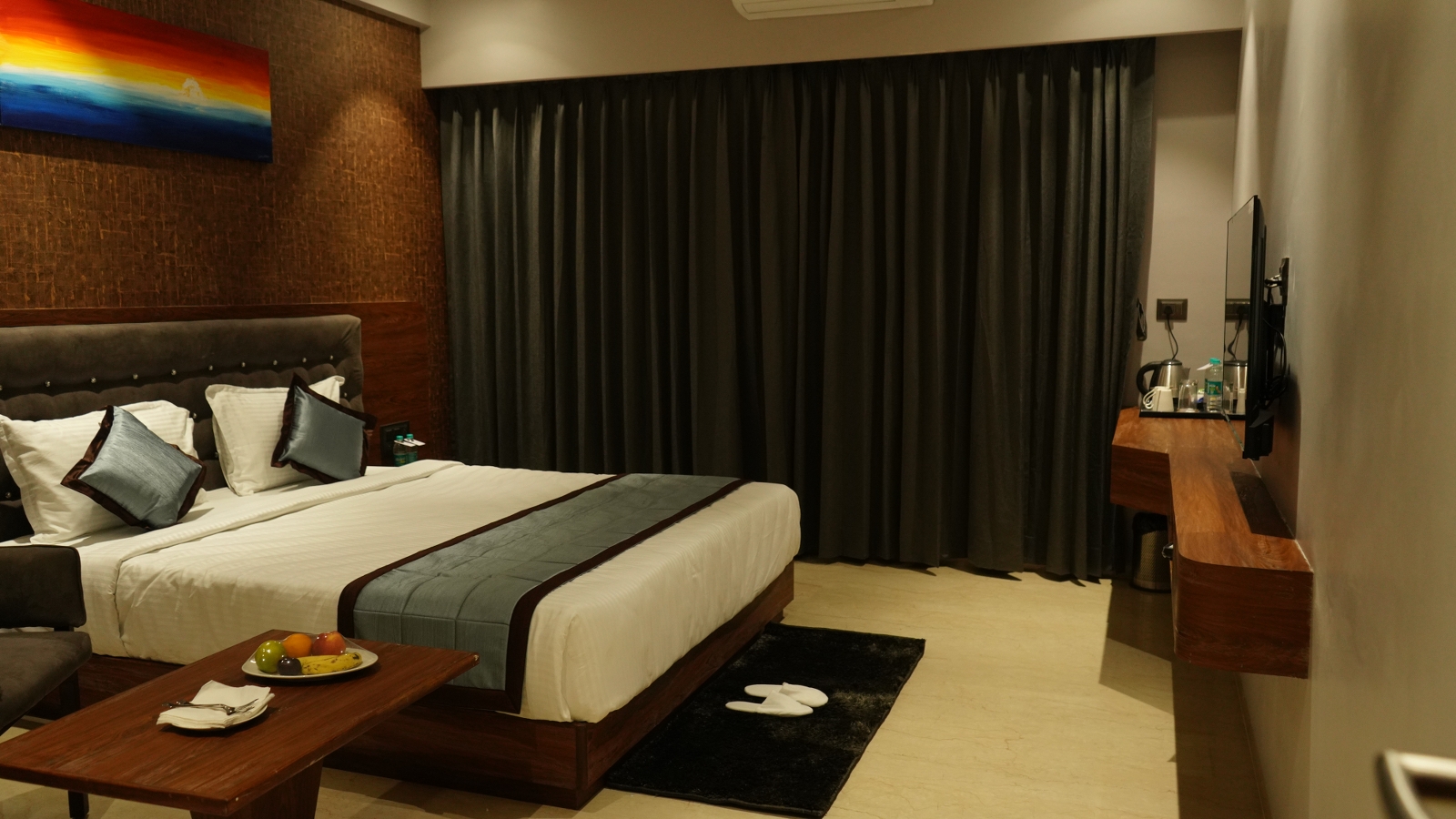 Double Deluxe King Bed