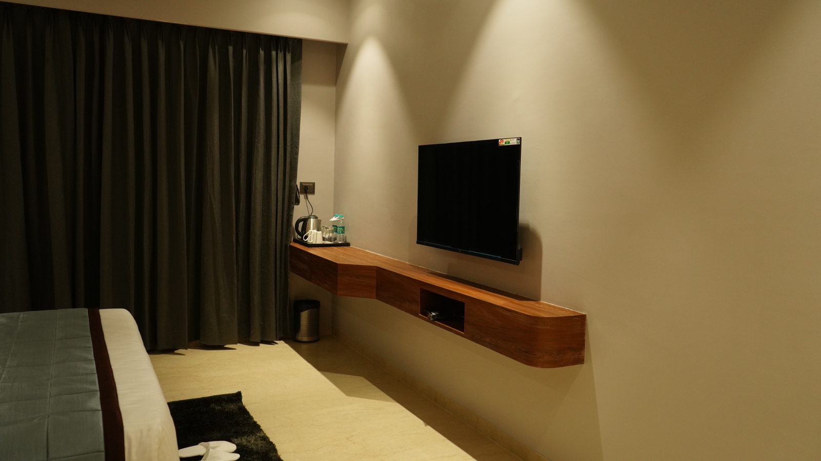 Double Deluxe King Bed