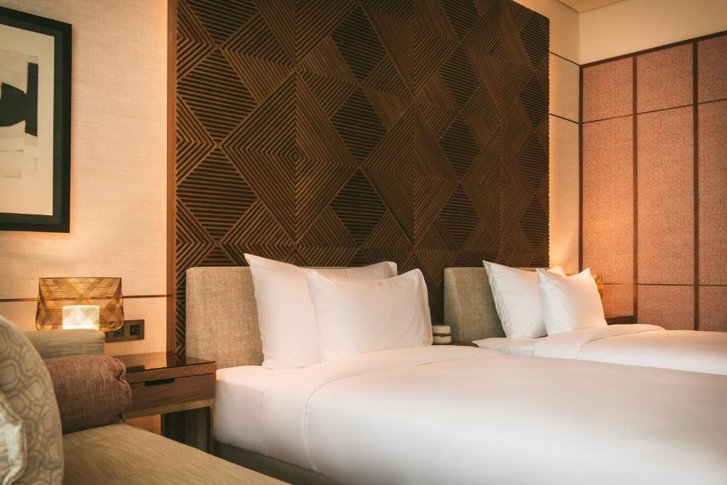 Double Deluxe King Bed