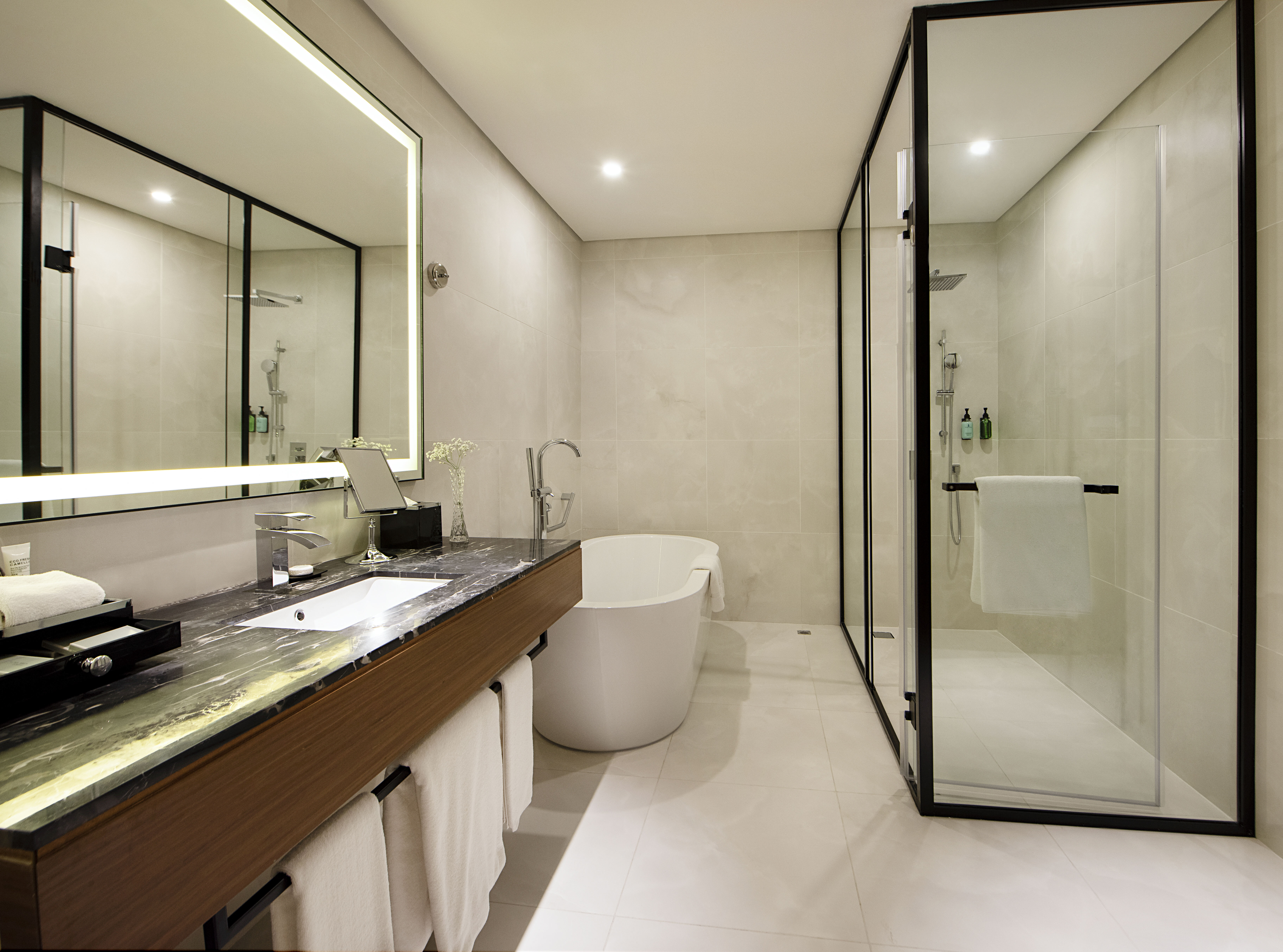 Double or Twin Premier King Bed