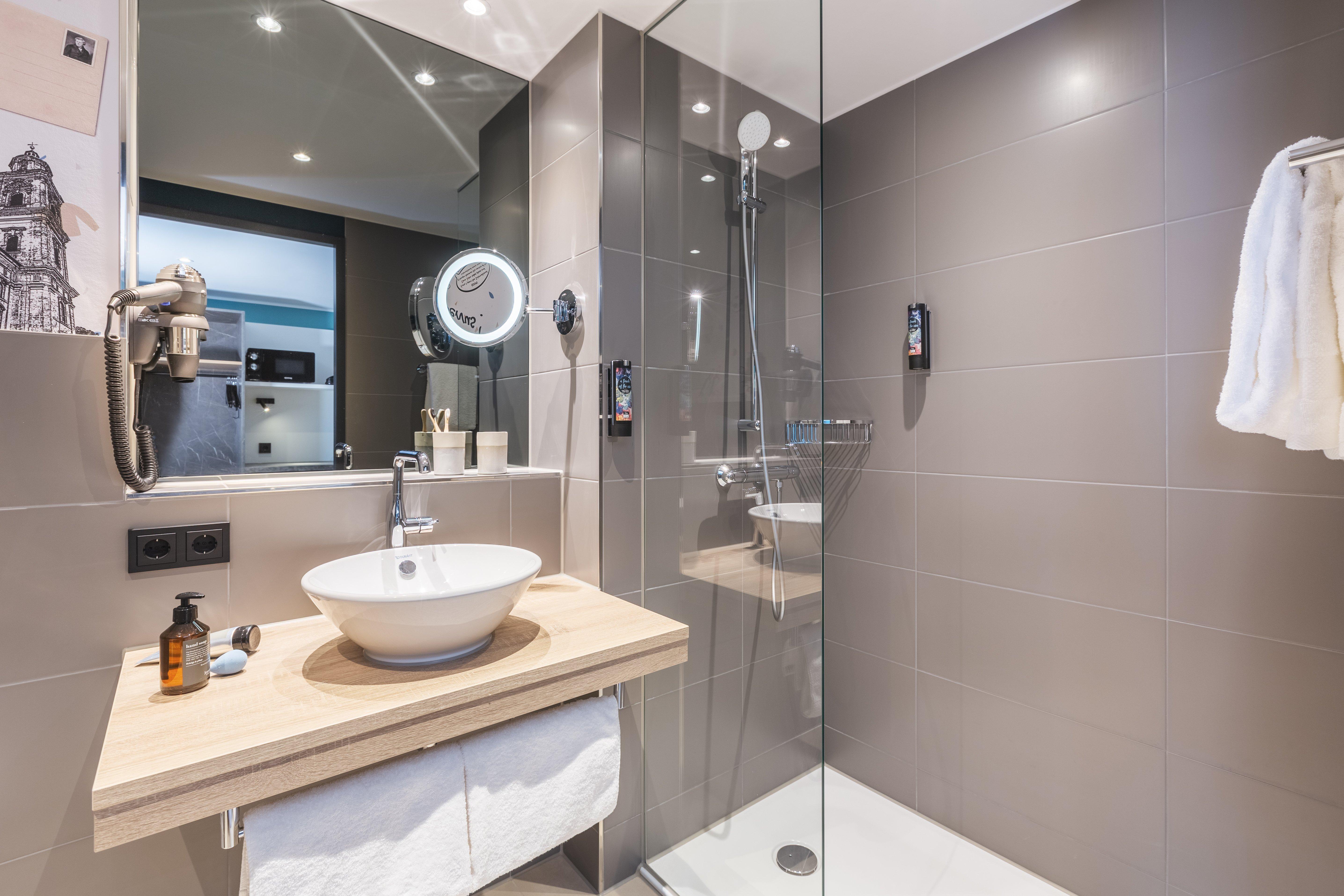 Double Queen Size Bed