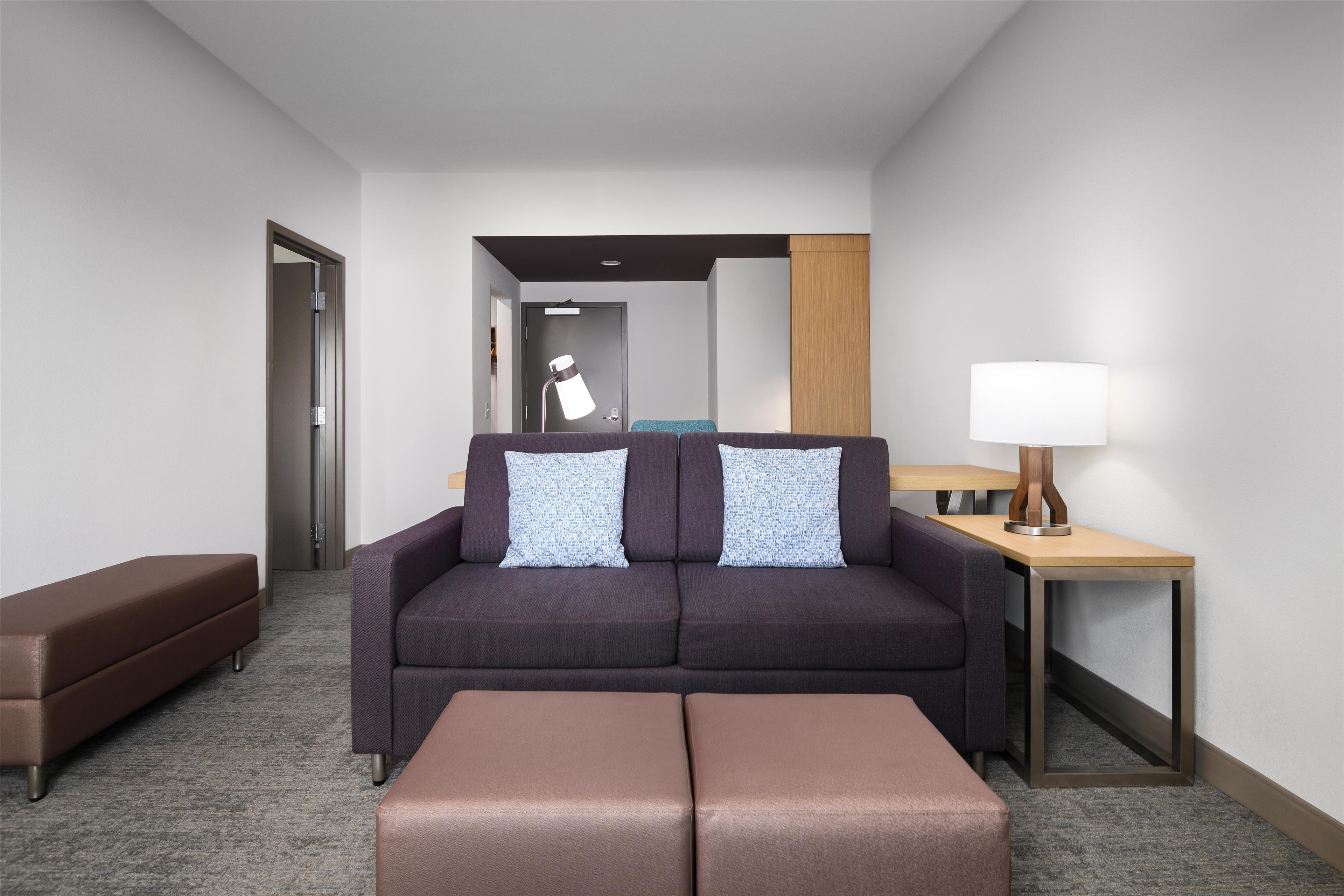 Suite Accessible King Size Bed