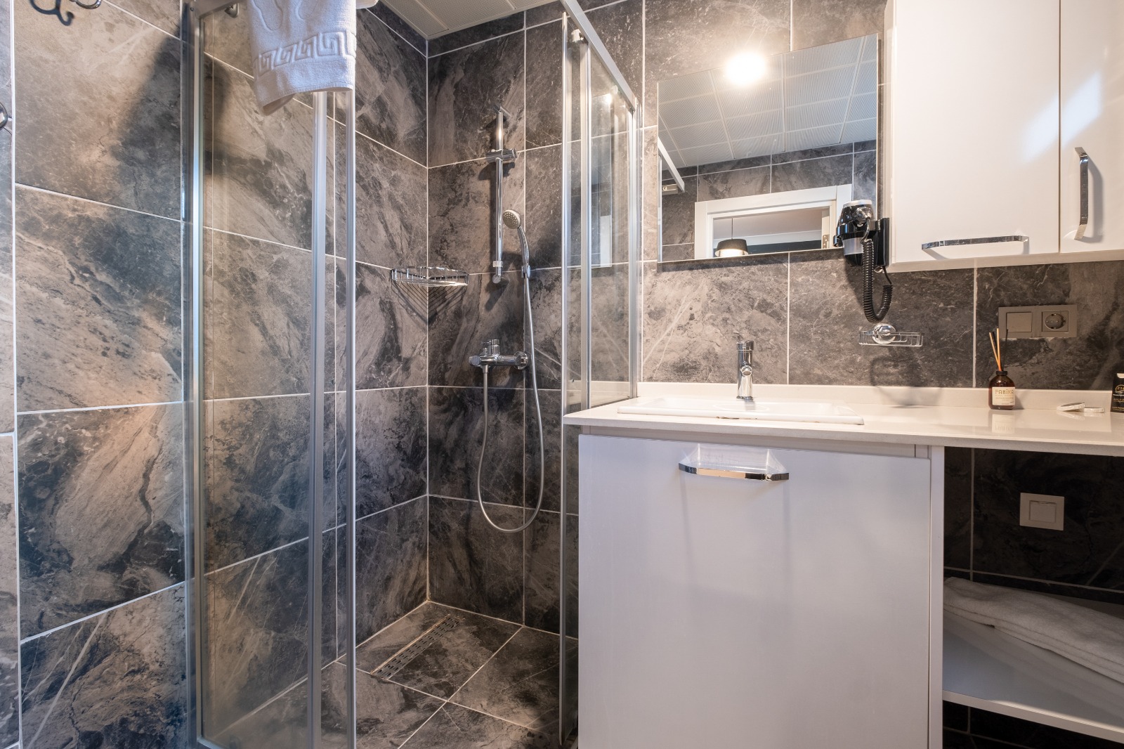 Junior Suite Accessible