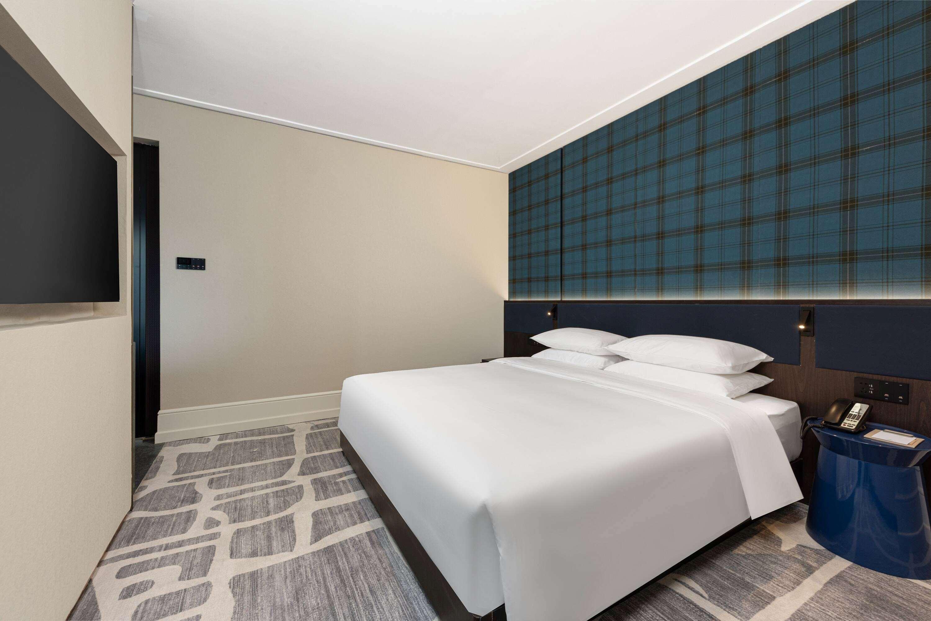 Suite Deluxe King Bed