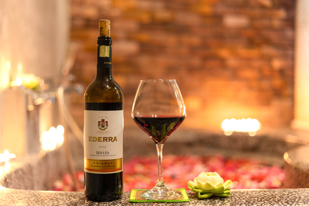 Double Deluxe King Bed