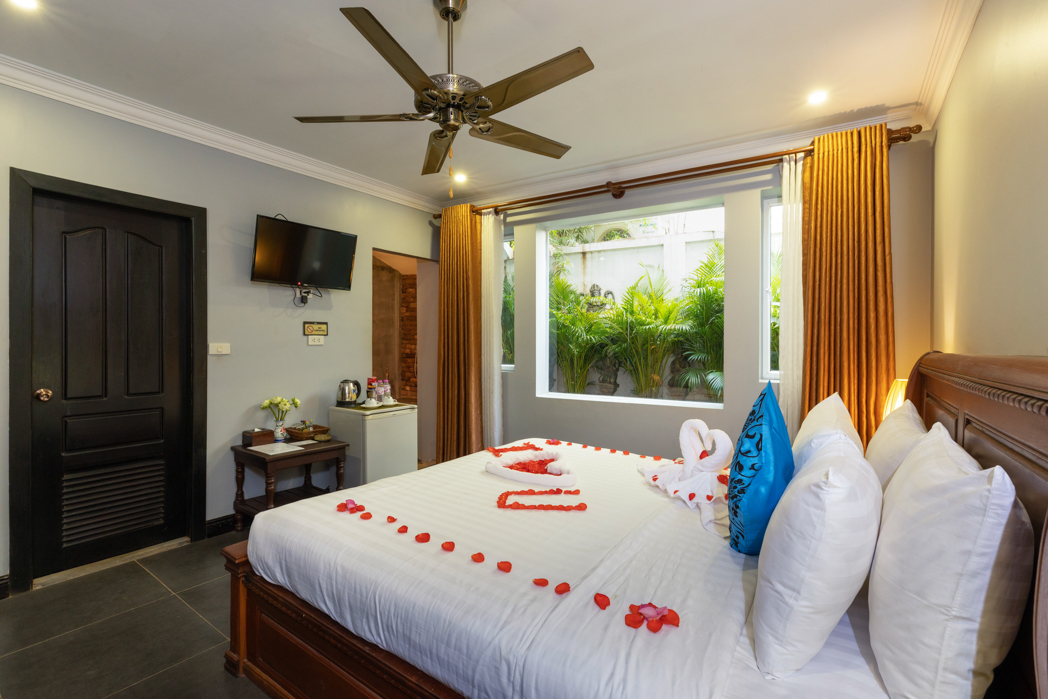 Double Deluxe King Bed