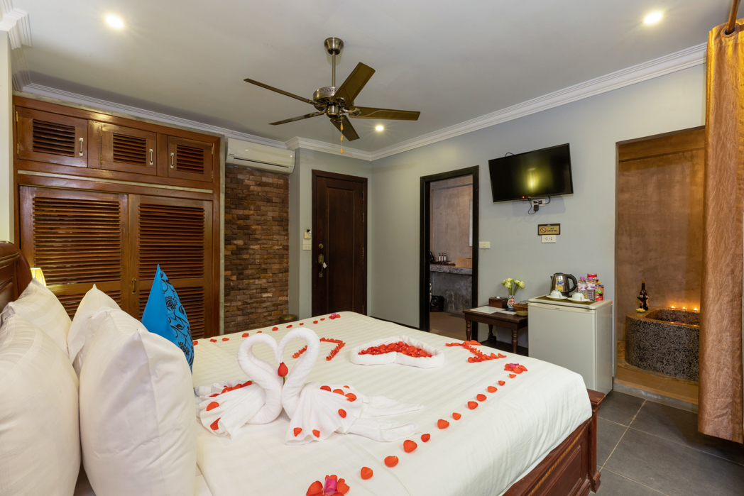 Double Deluxe King Bed