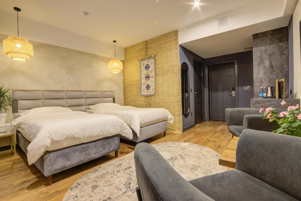 Twin Deluxe Two Bedroom