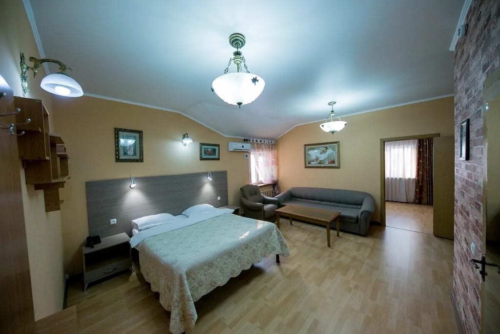 Family Room Deluxe Two Bedroom