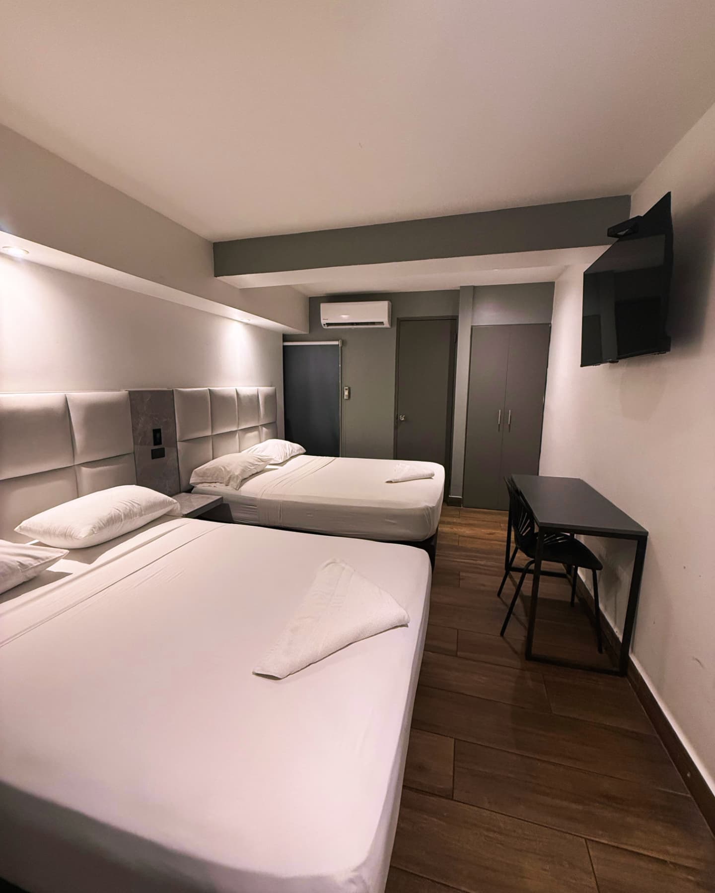 Double or Twin with Double Bed