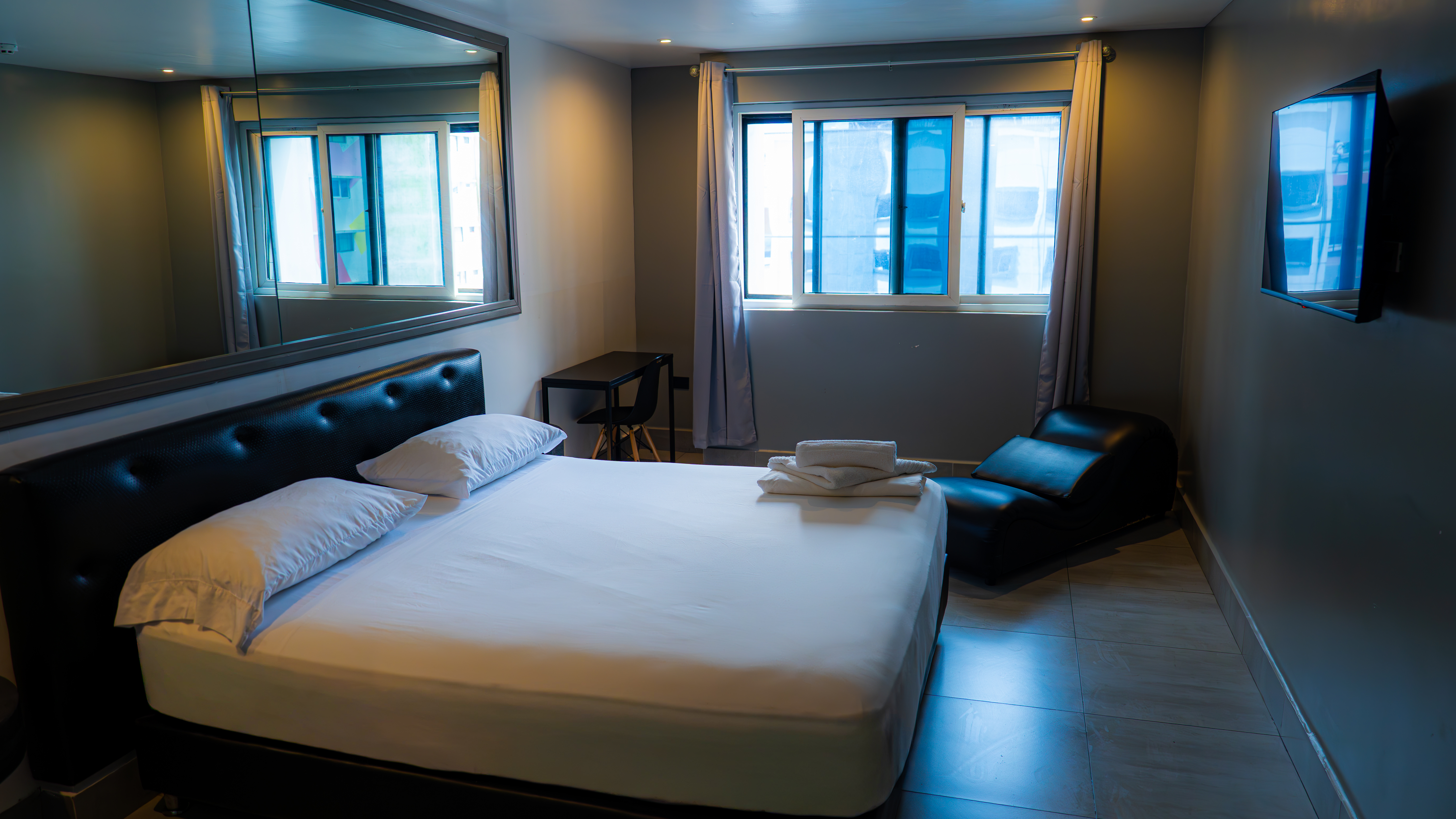 Suite Deluxe King Bed