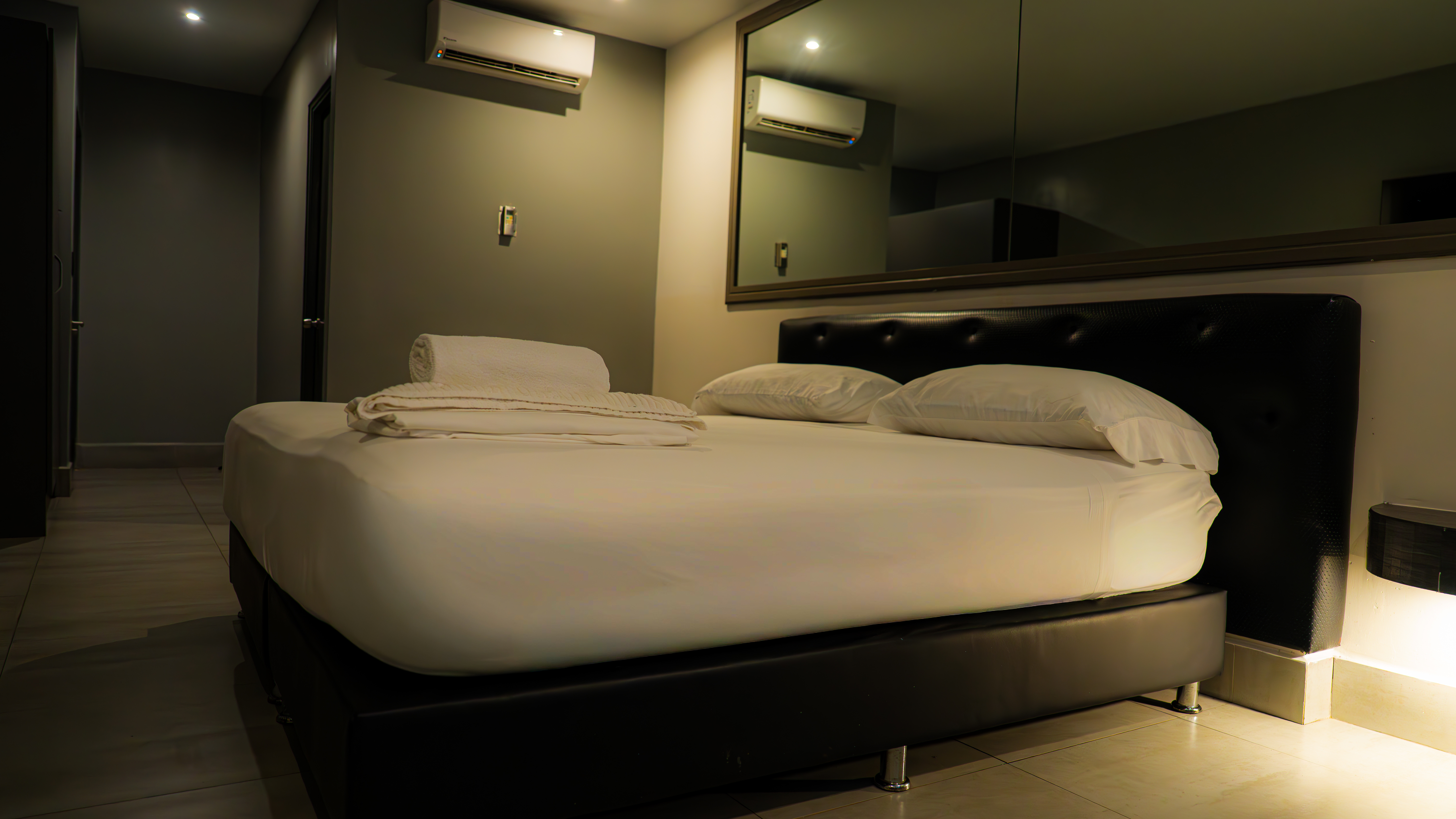 Suite Deluxe King Bed