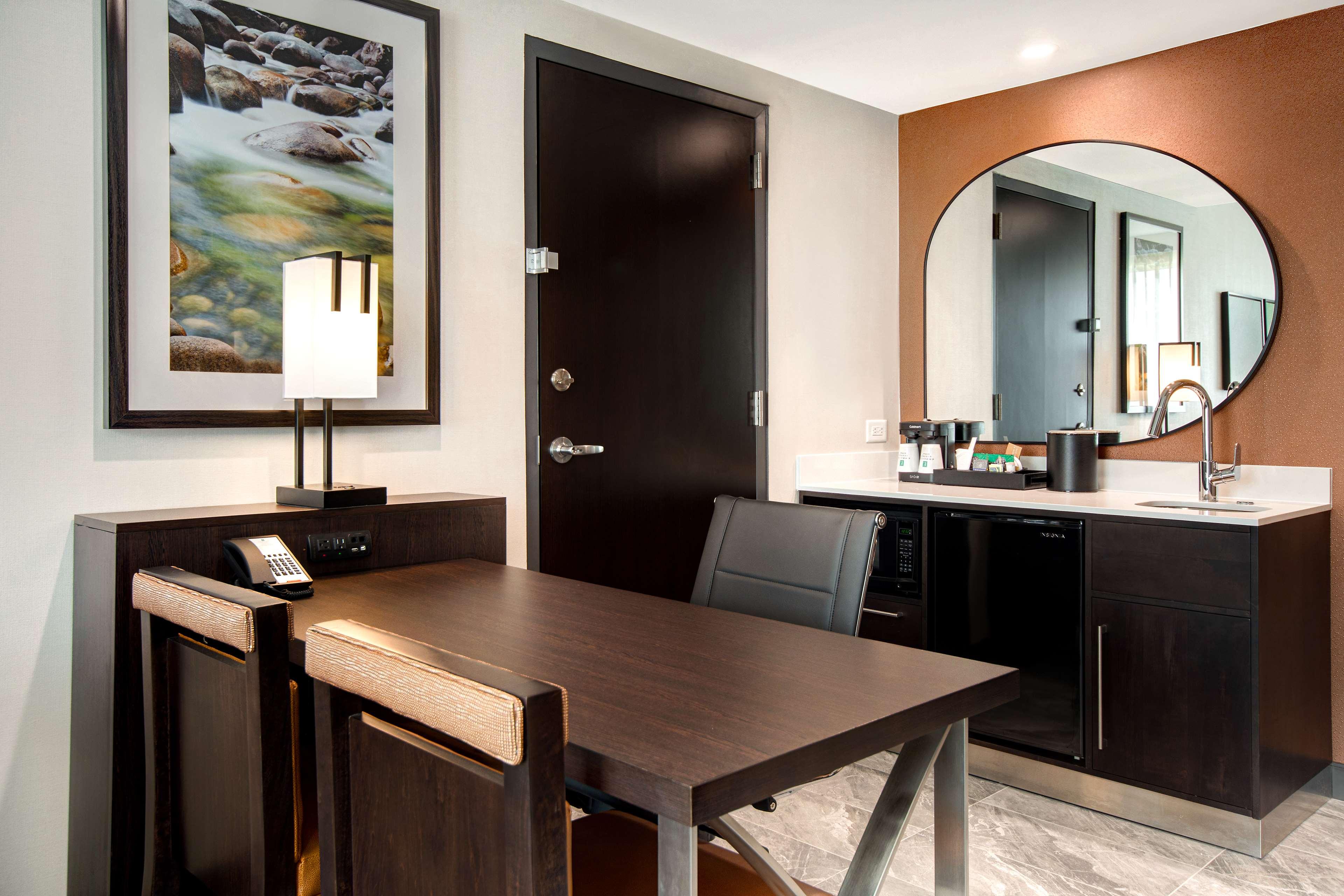 Suite Two Queen Beds