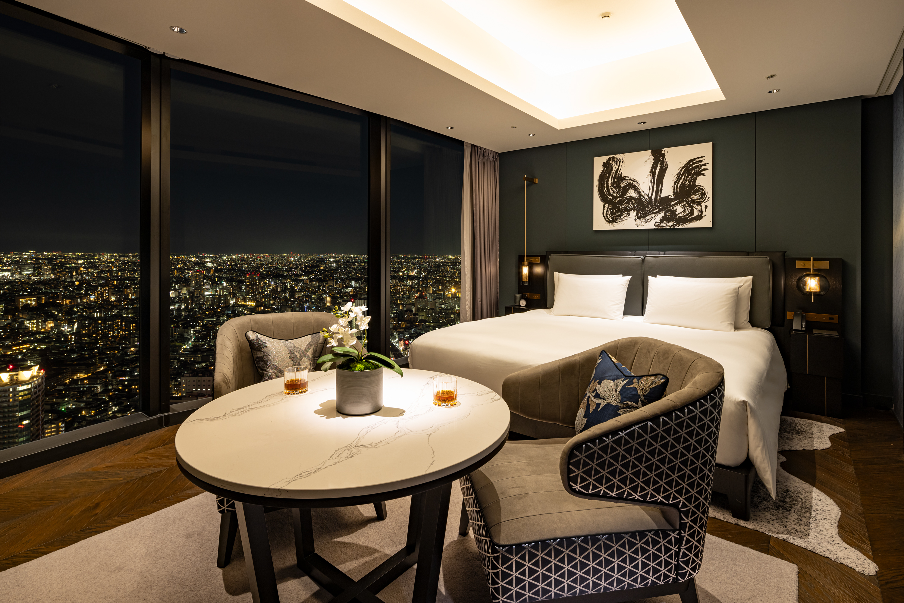 Studio King Size Bed