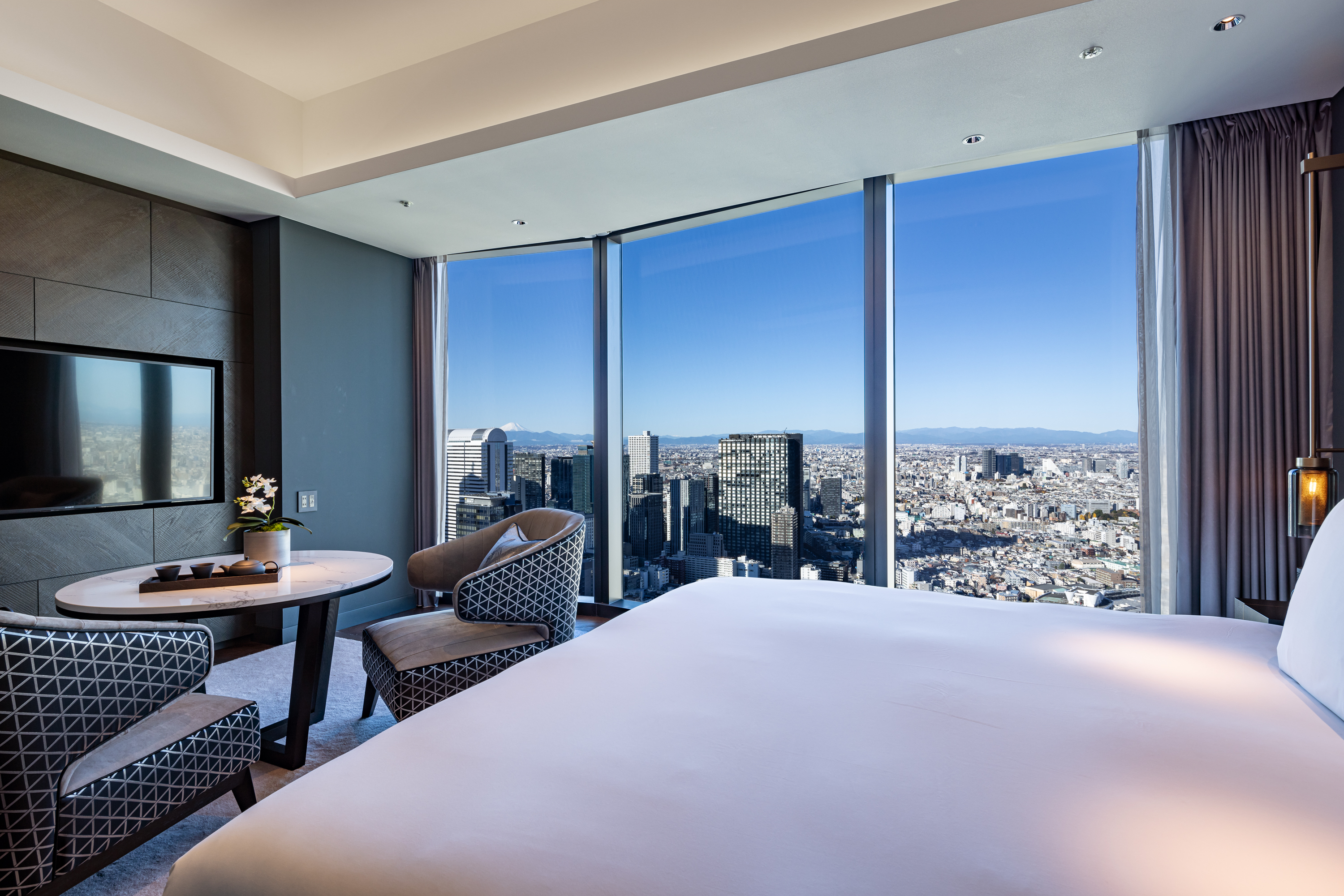 Studio King Size Bed