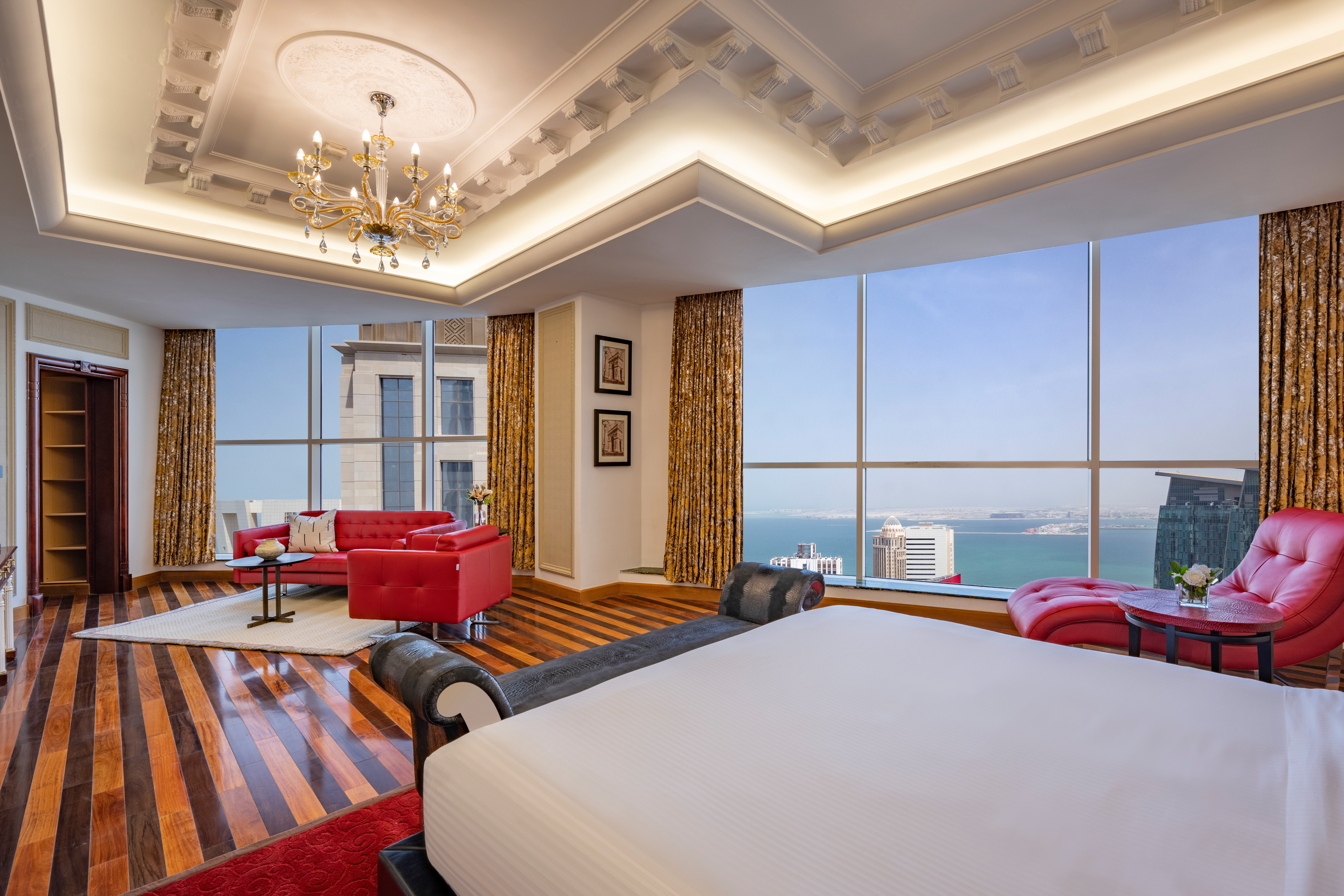 Suite Capacity 9 Four Bedrooms