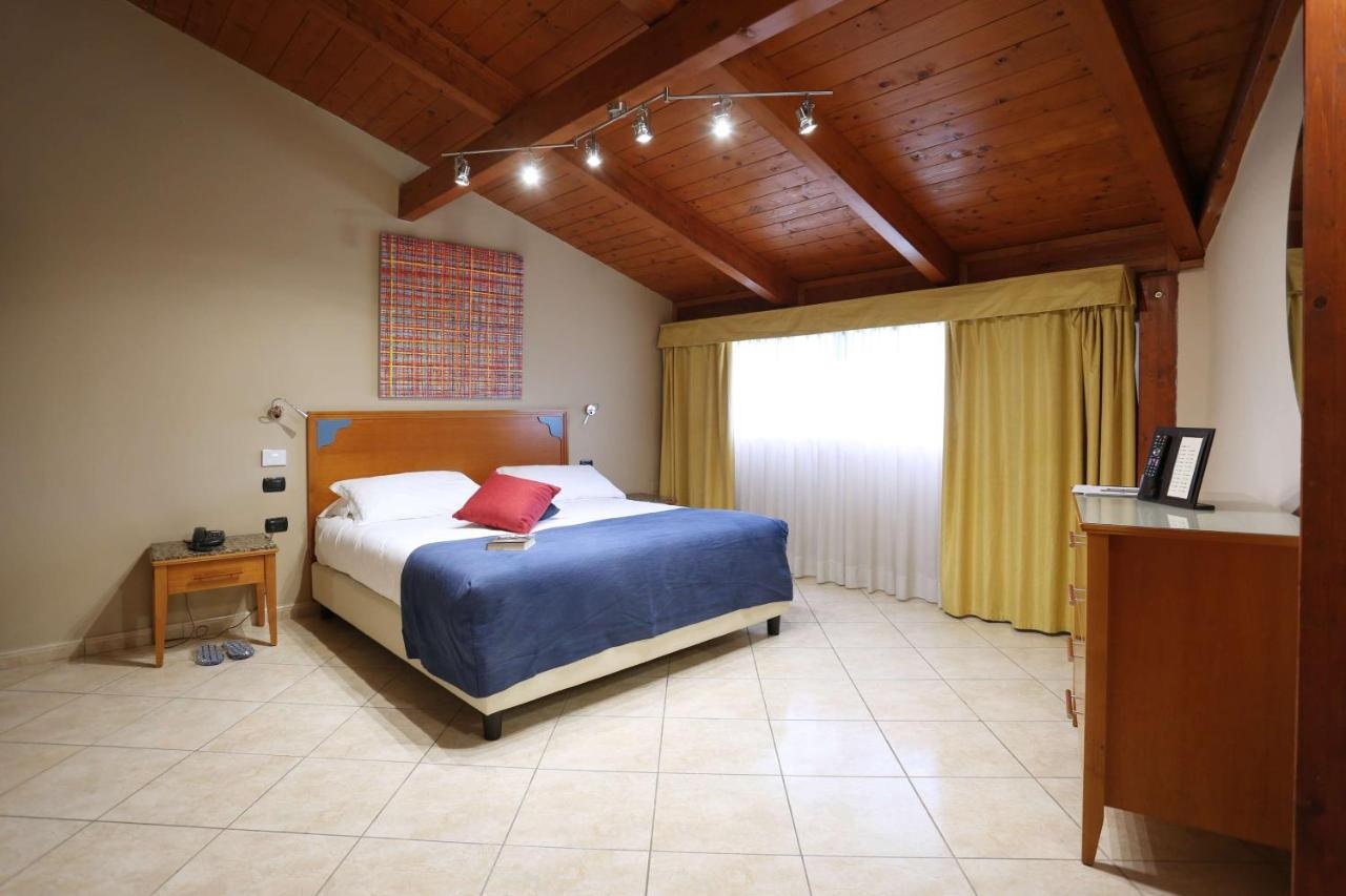 Family Room Connecting Room