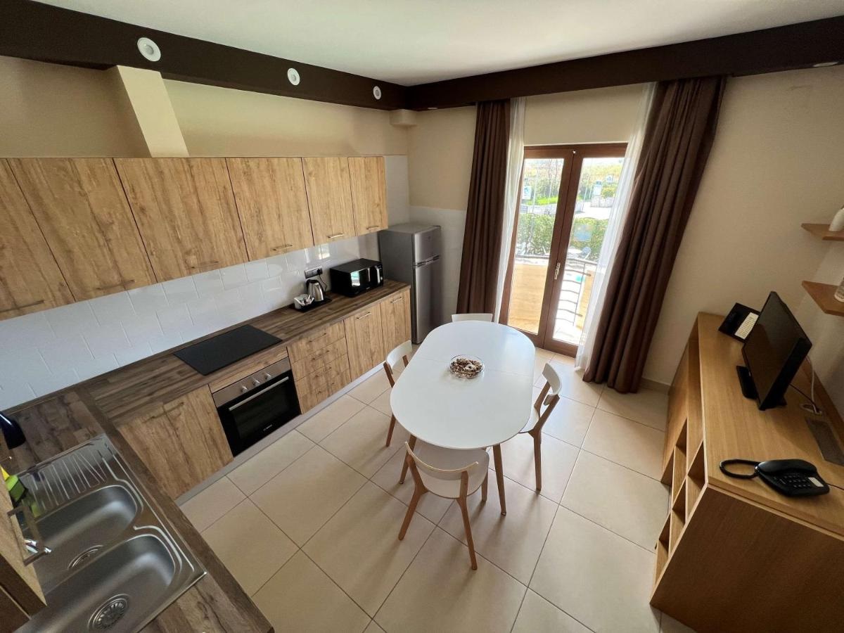 Apartment Capacity 6