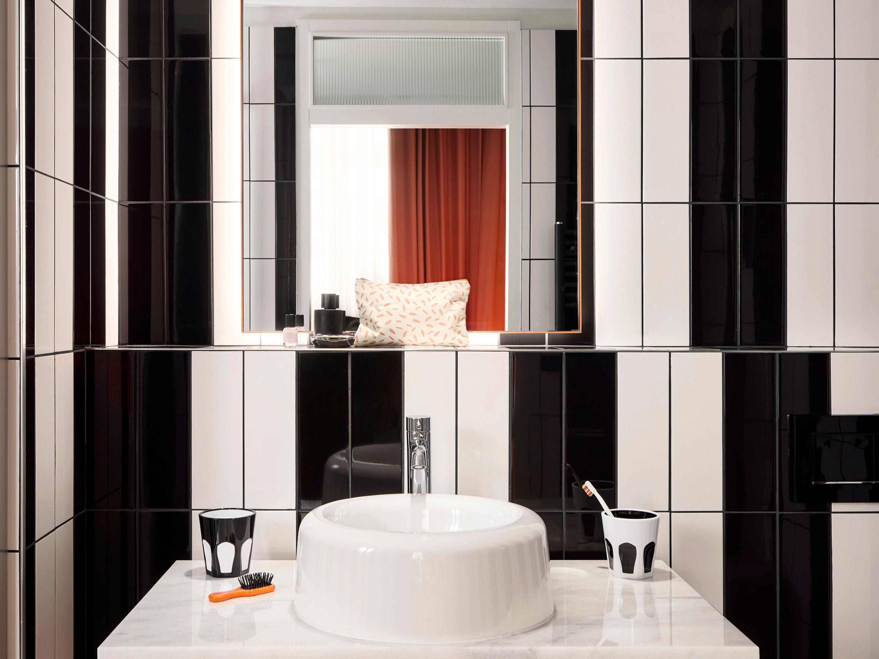 Double Queen Size Bed