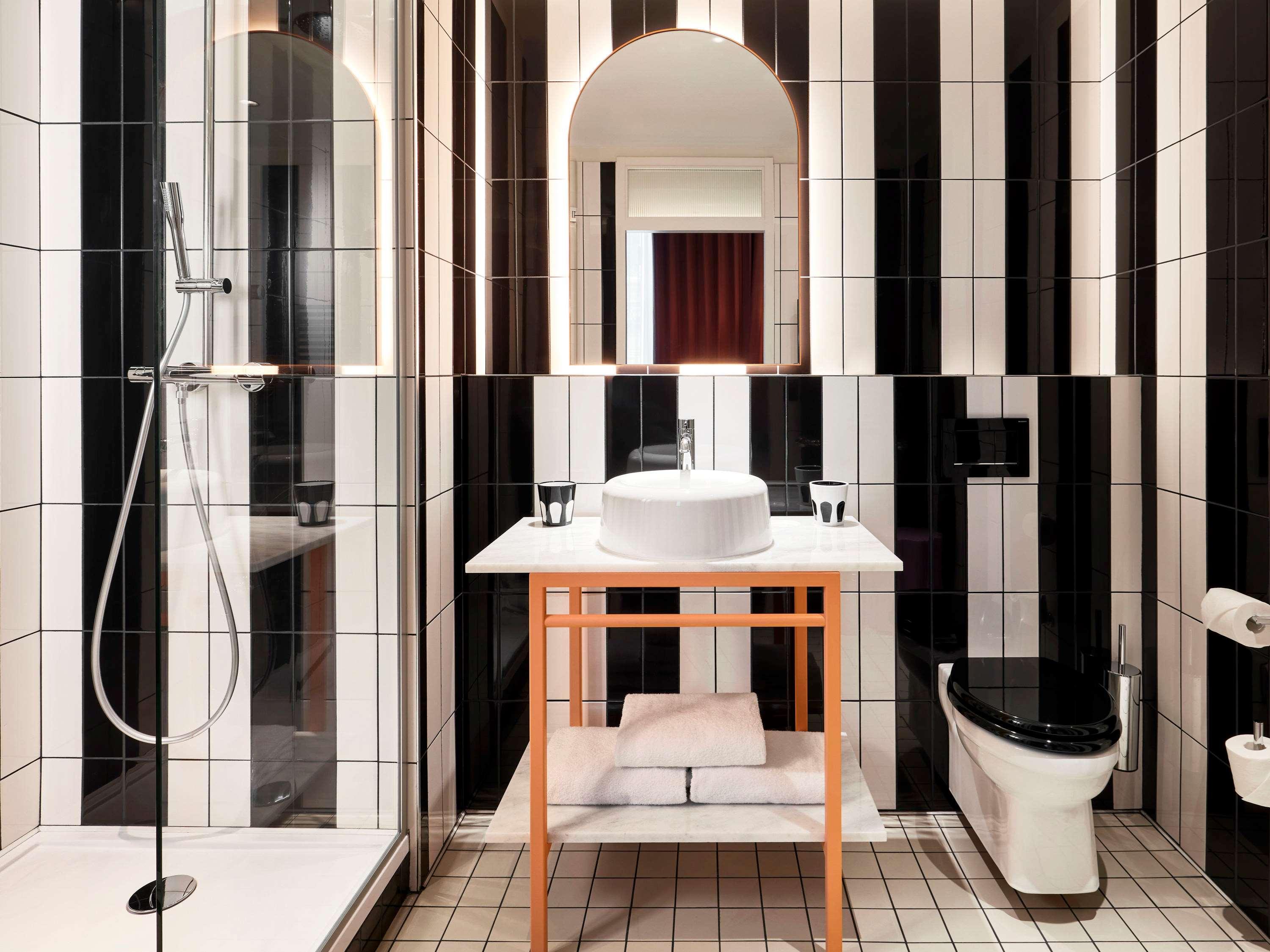 Double Queen Size Bed