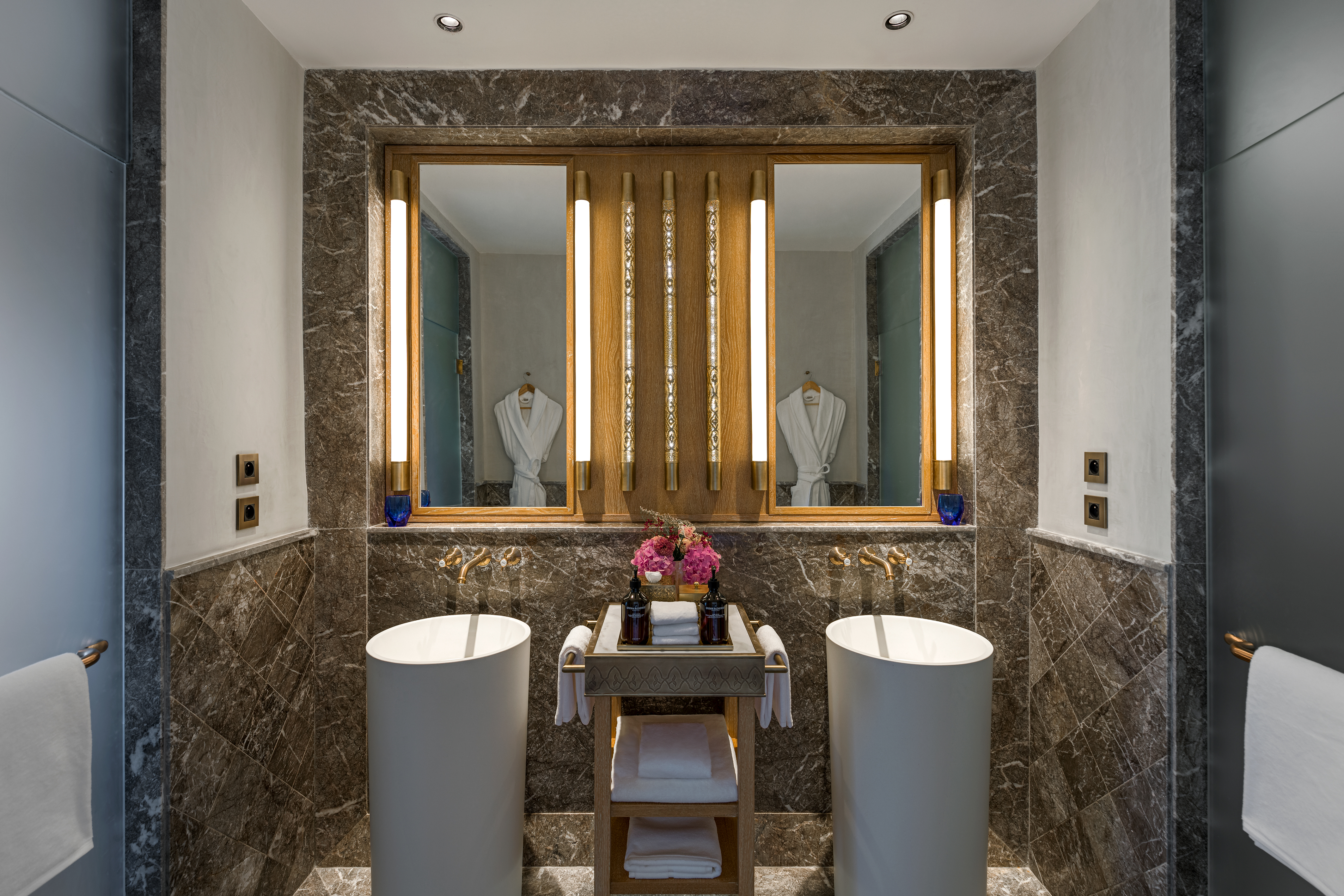 Double Deluxe King Bed