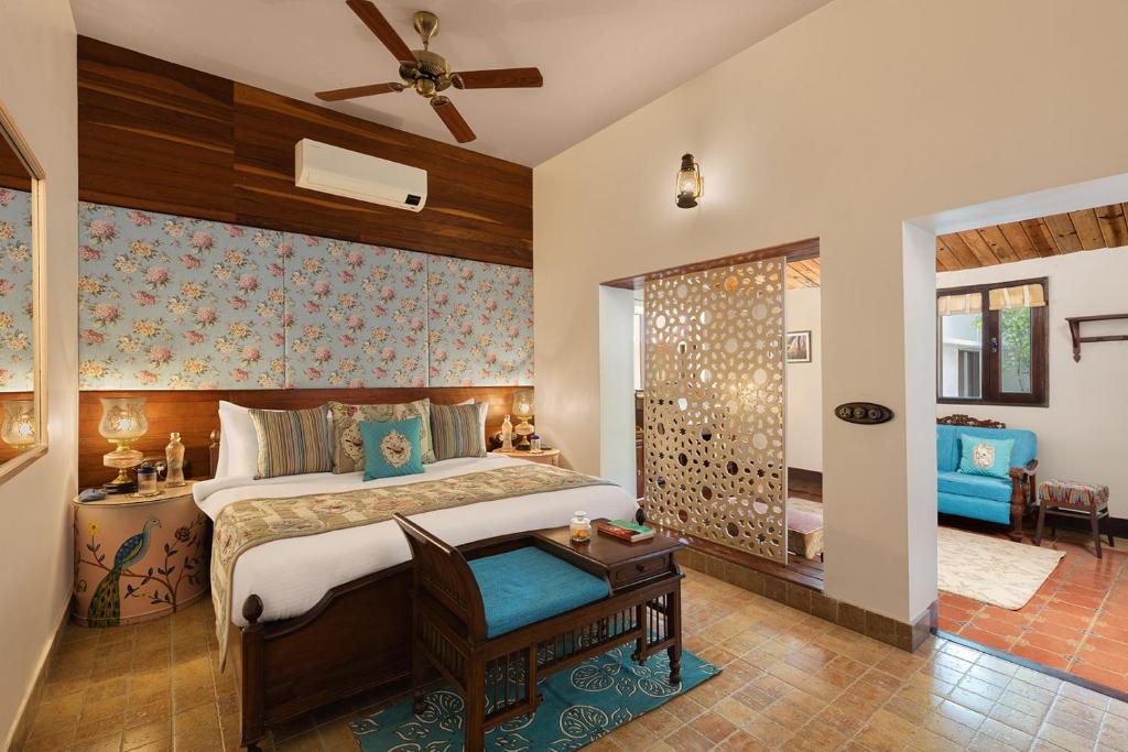 Double Deluxe King Bed