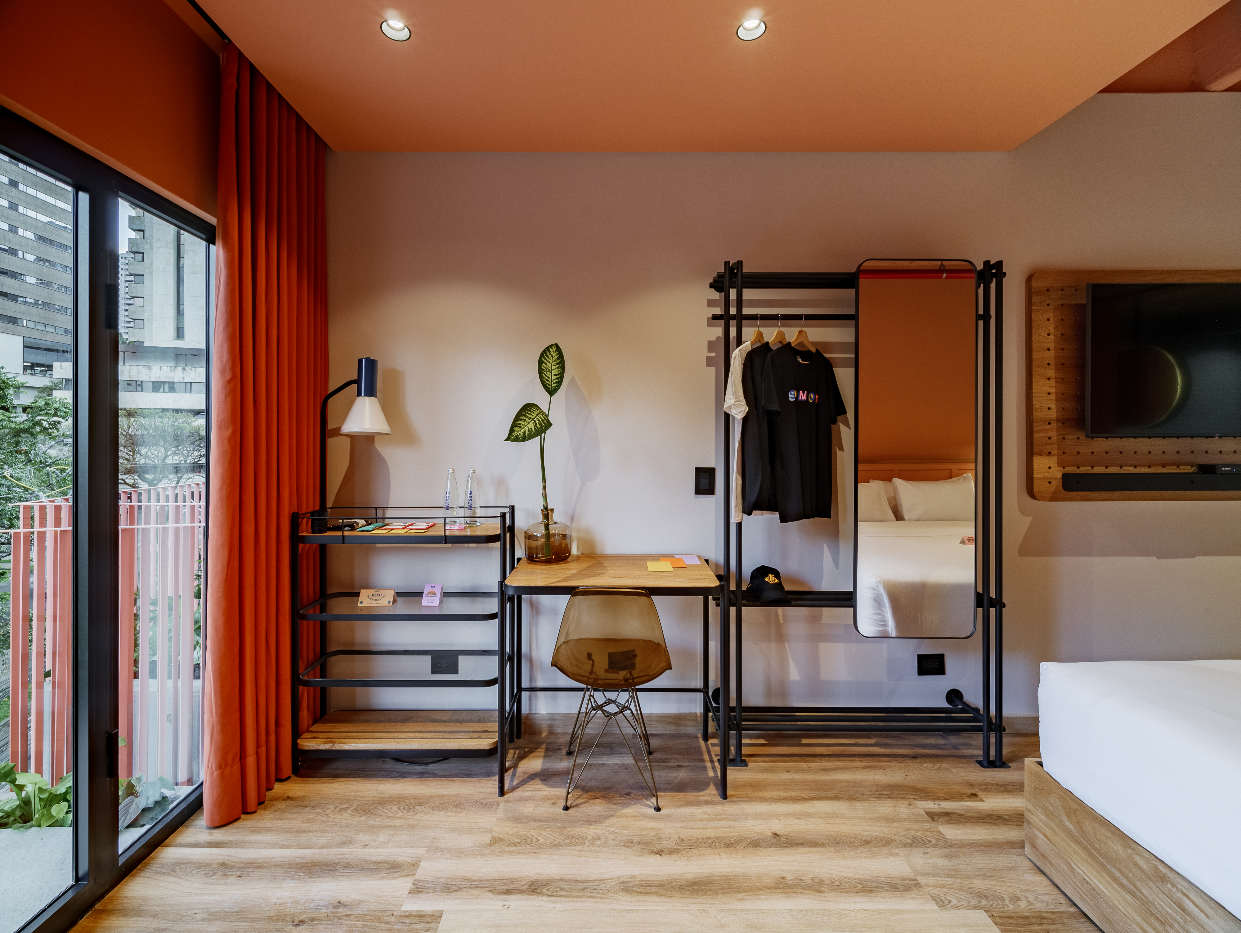 Double Deluxe King Bed