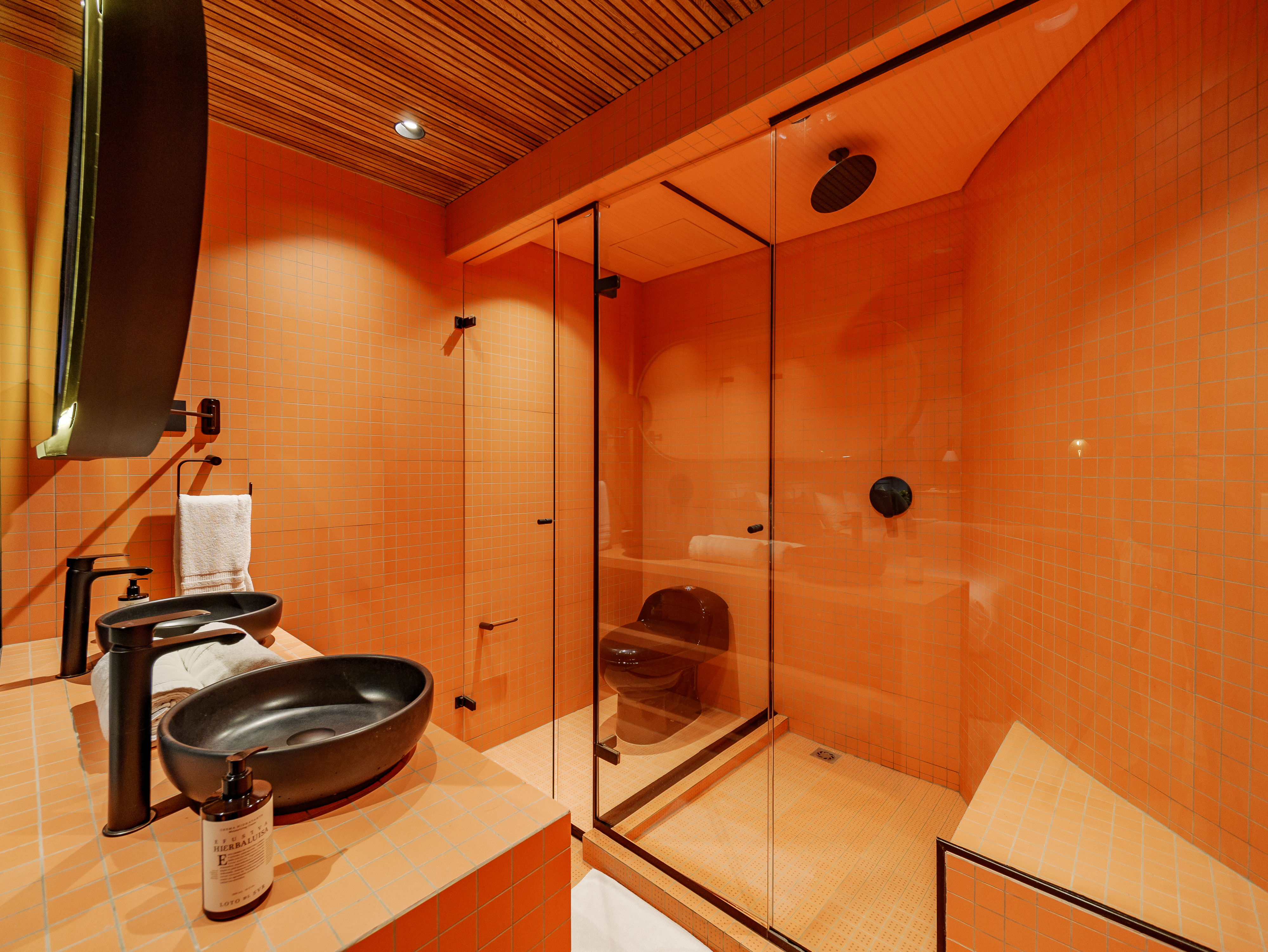 Quadruple Queen Size Bed