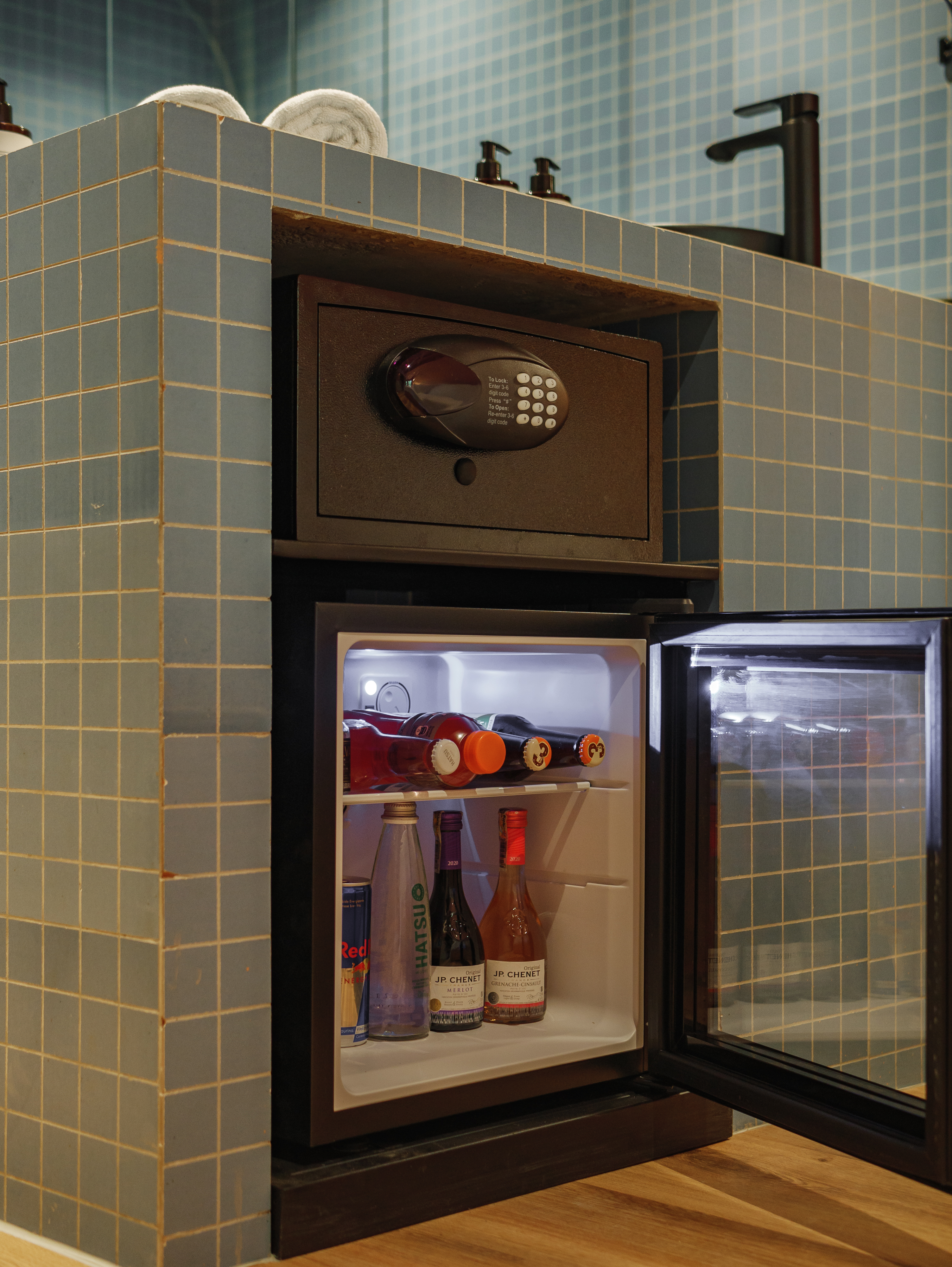 Double Deluxe King Bed