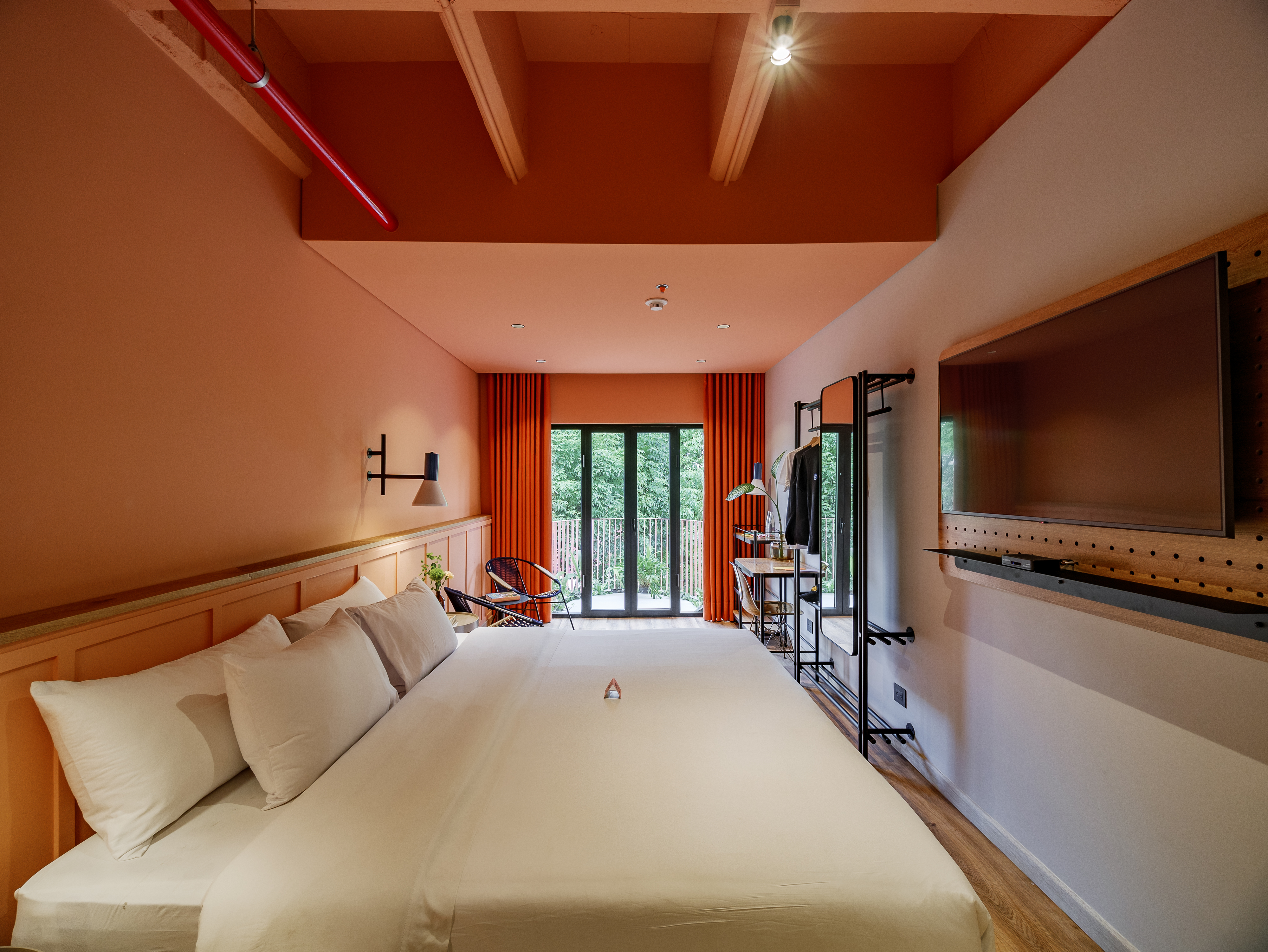 Double Deluxe King Bed