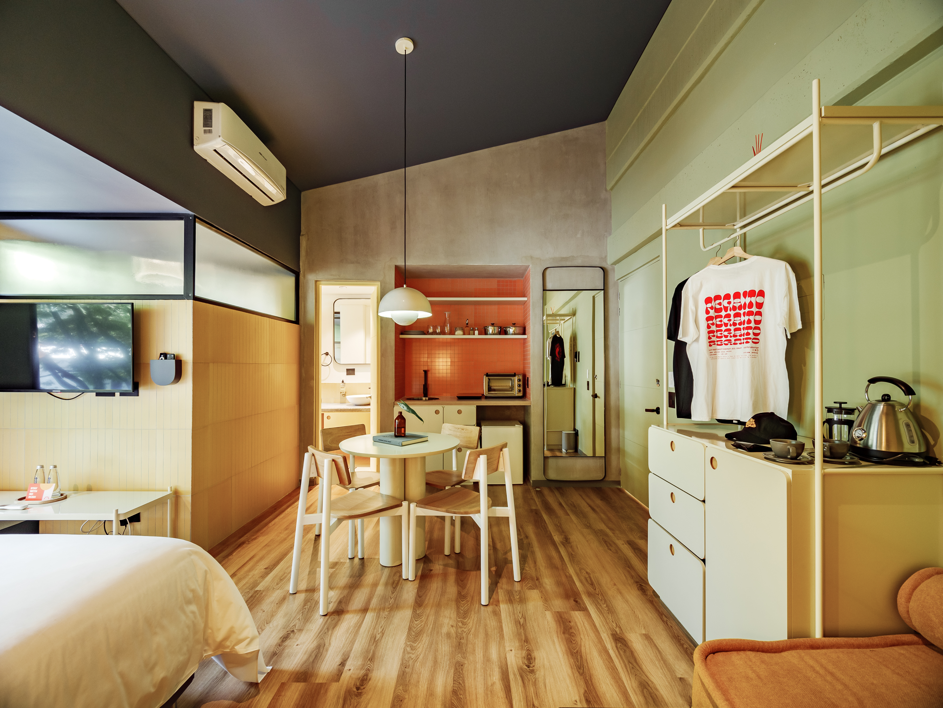 Quadruple Deluxe Queen Bed