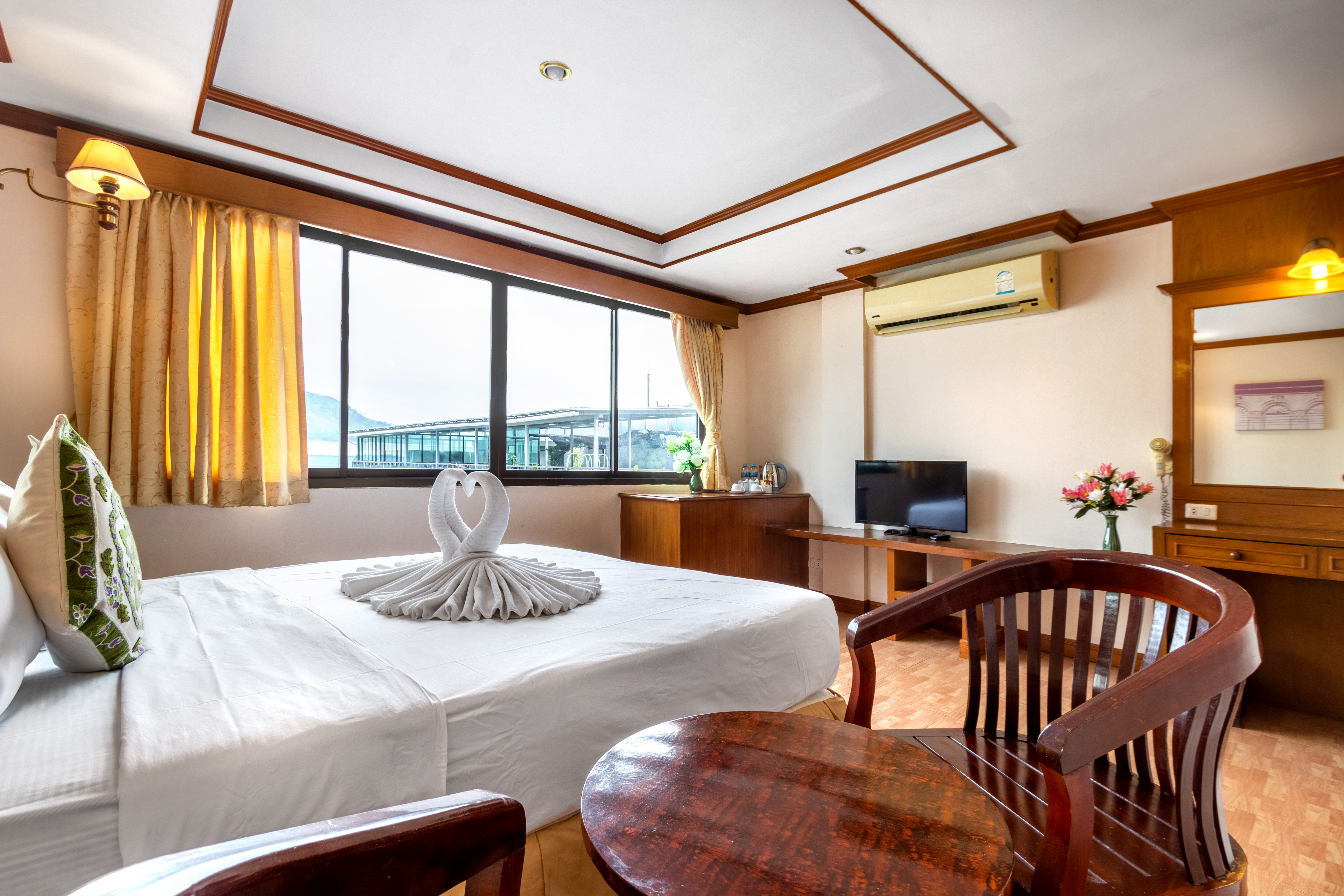 Double Deluxe One Bed