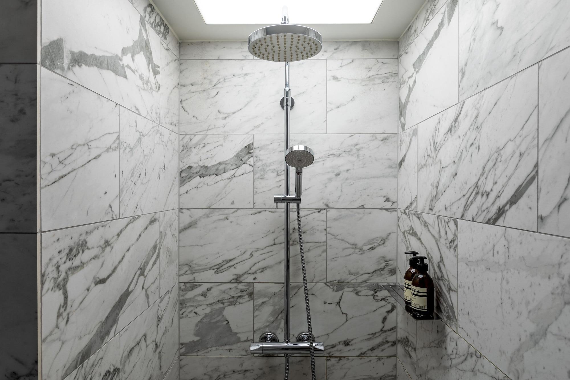 Double Deluxe King Bed